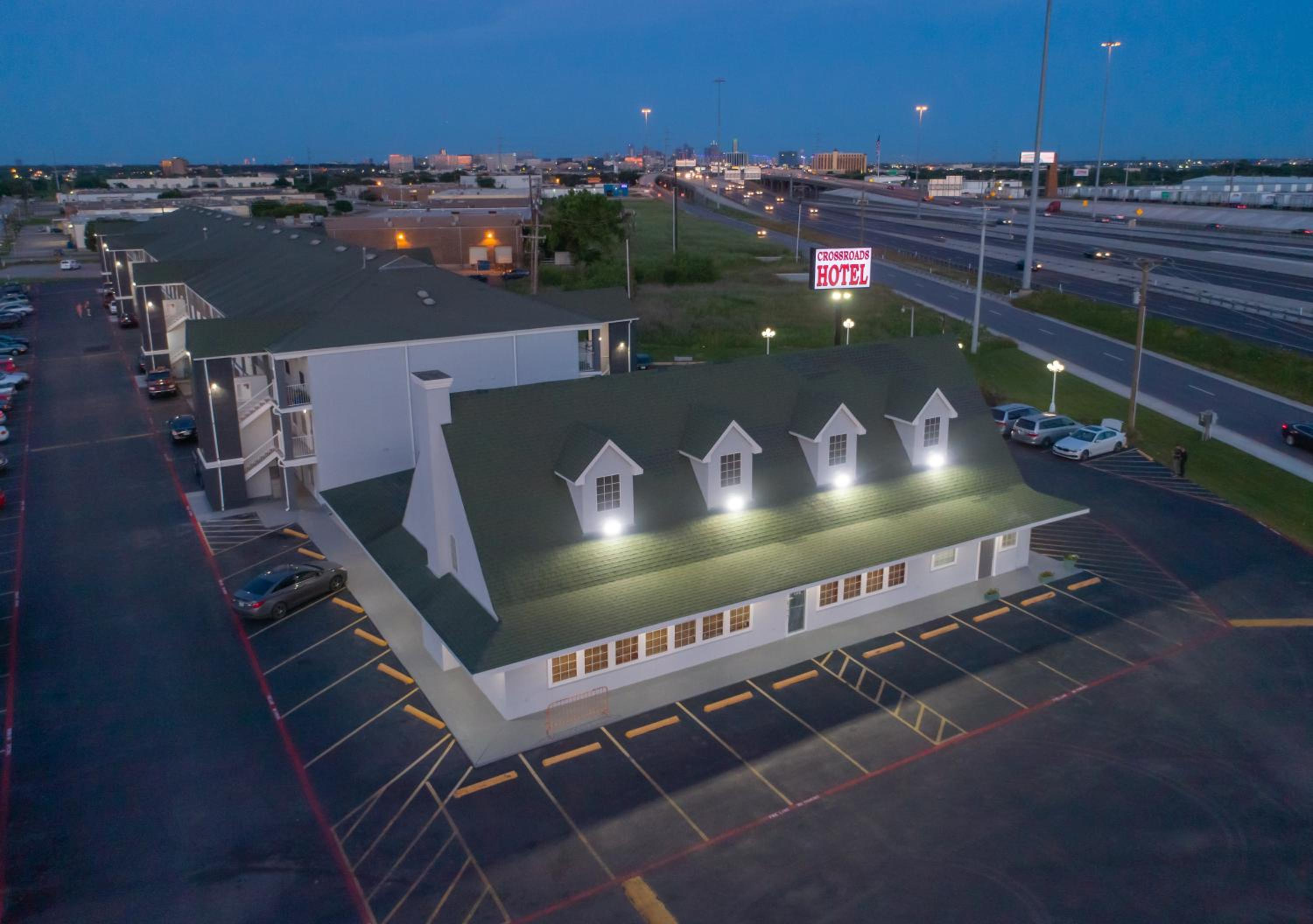 The Crossroads Hotel and Suites Irving view 3