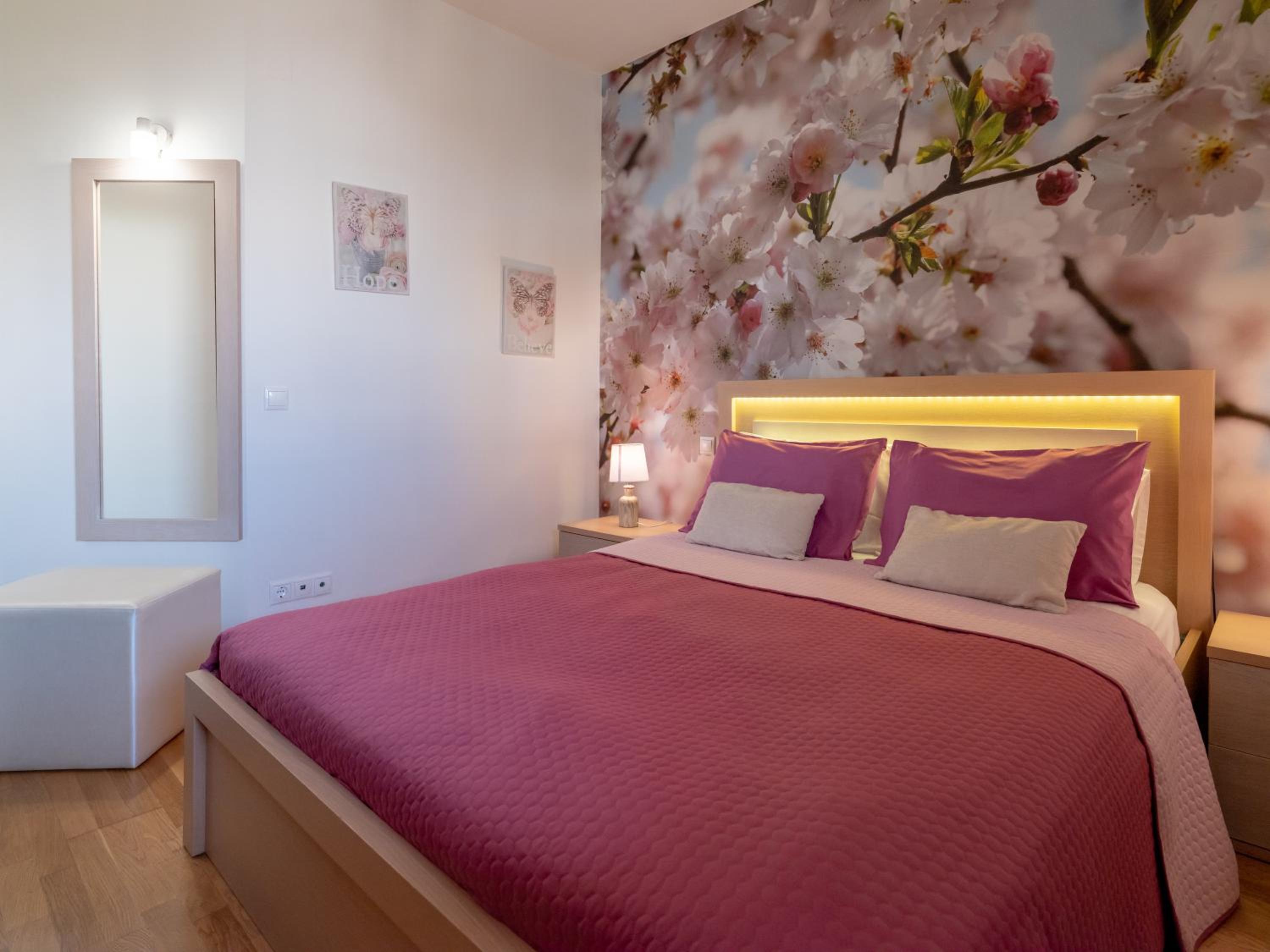 Onyx city Center Suite With parking photo 4