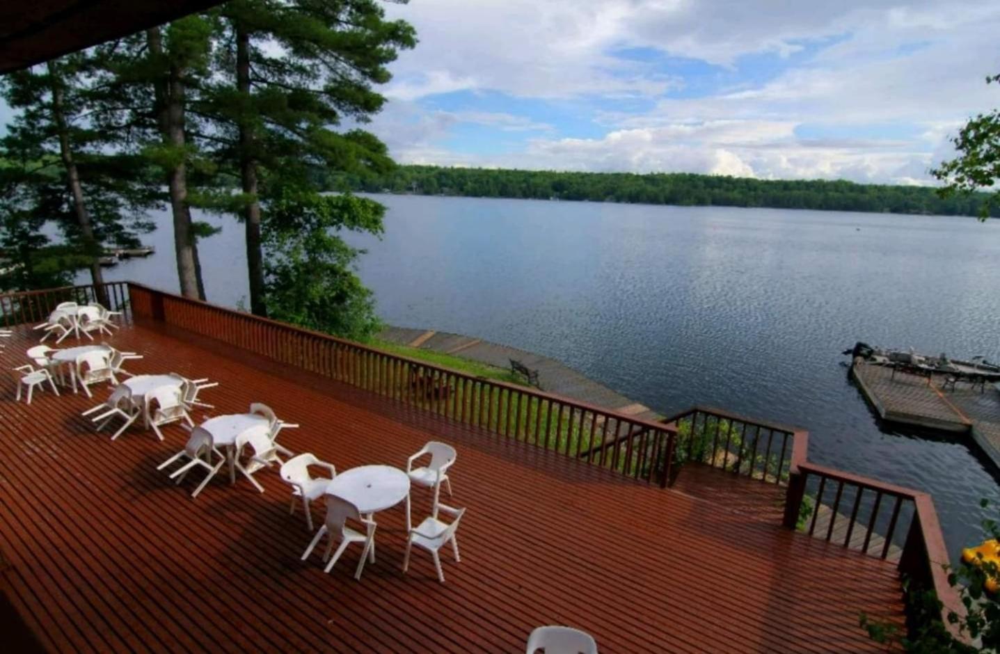 Westwind Inn on the Lake