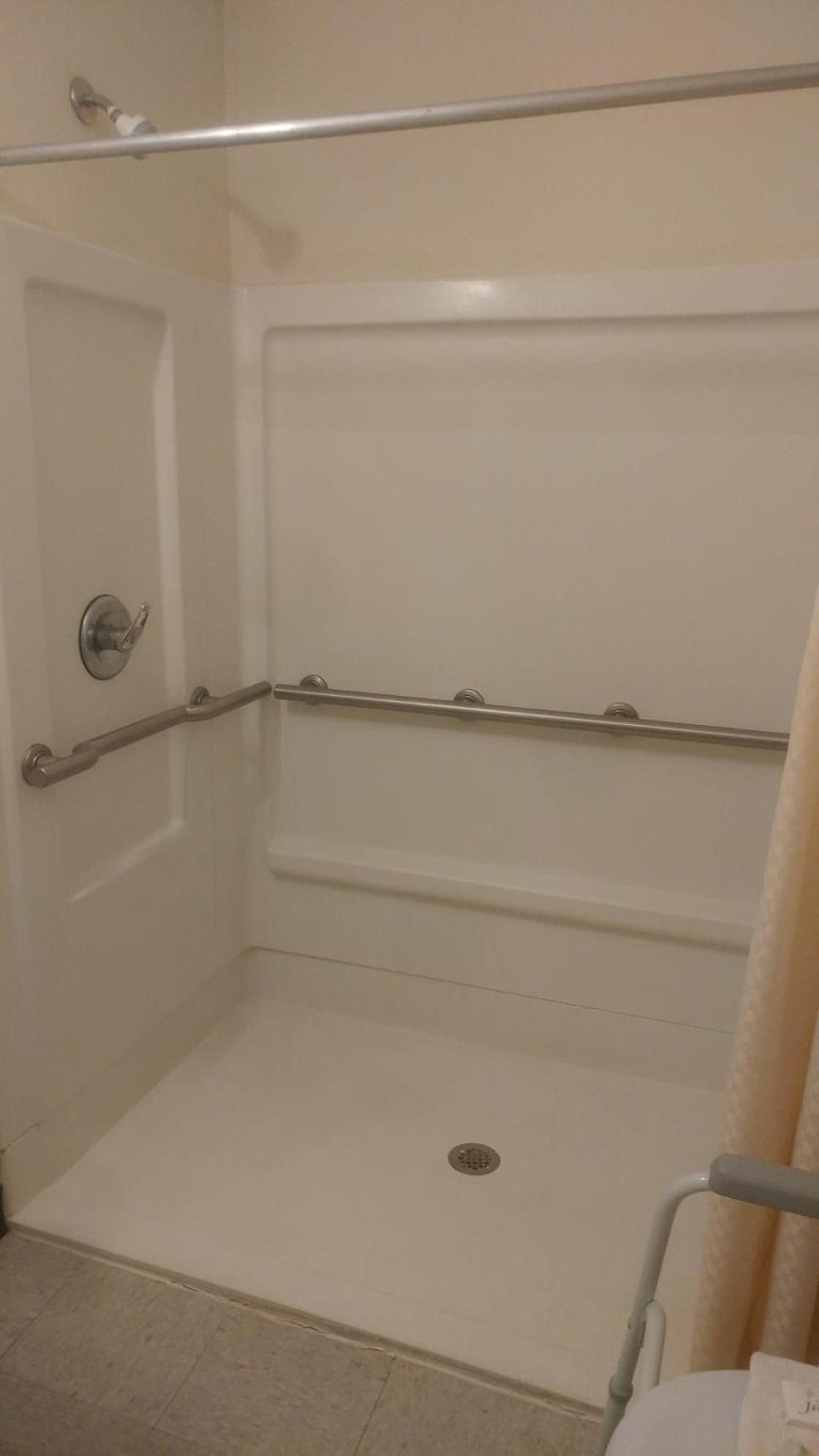 High Falls Inn & Suites