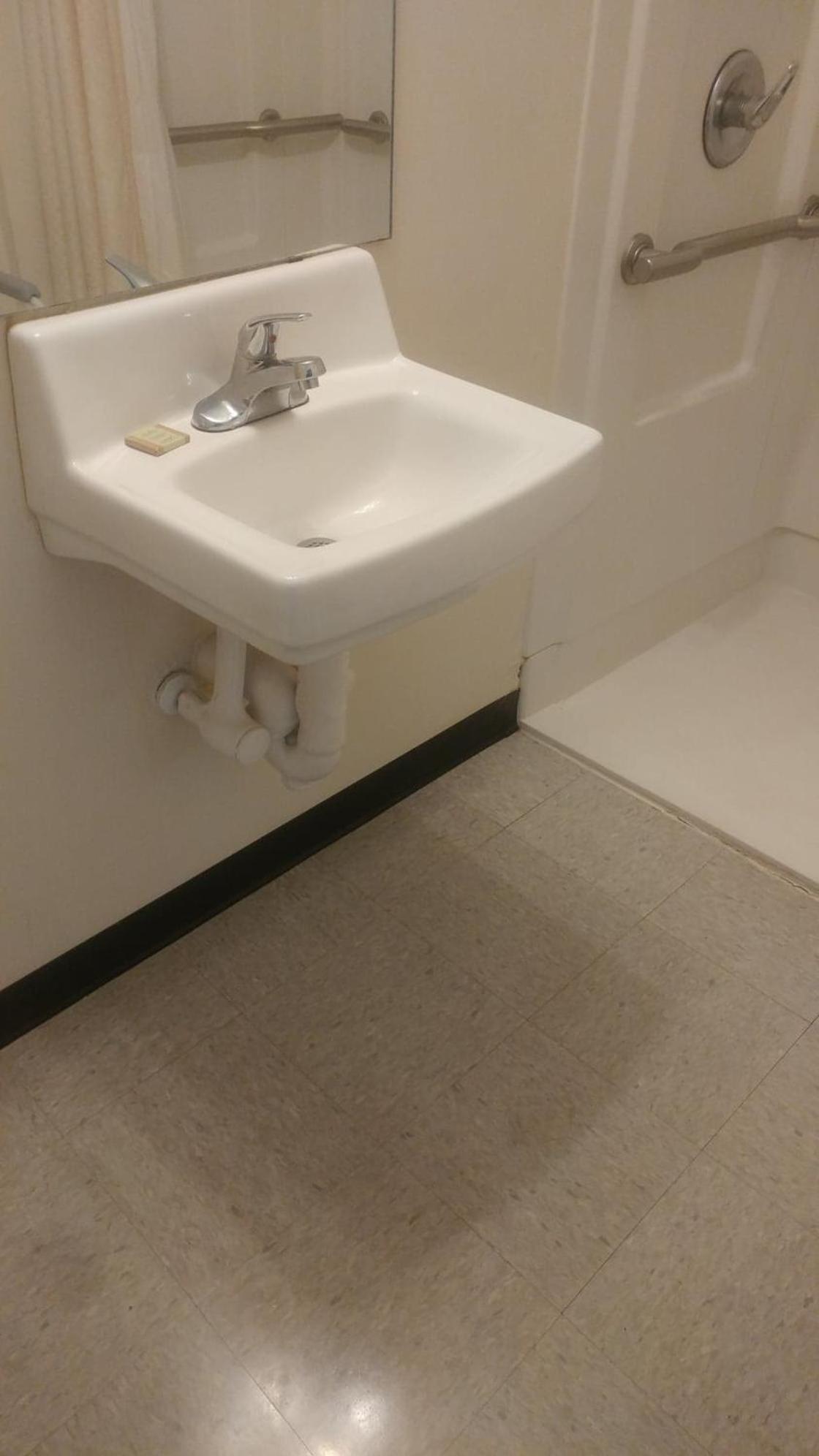 High Falls Inn & Suites