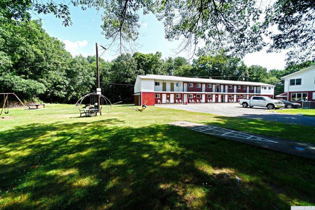 Red Ranch Inn