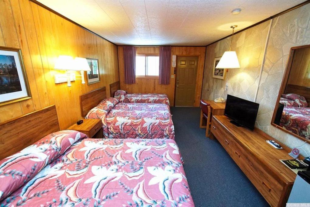 Red Ranch Inn