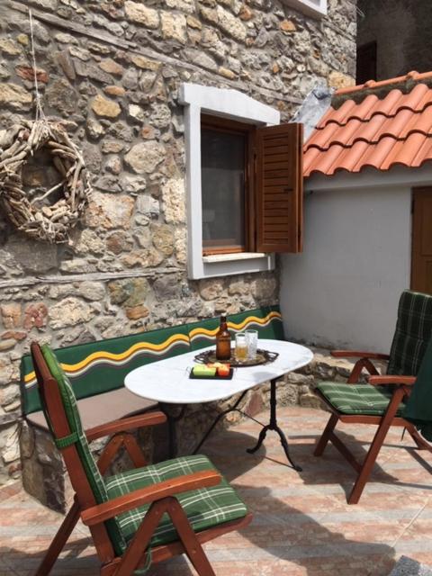 Chora Samothrakis, House with courtyard view 2