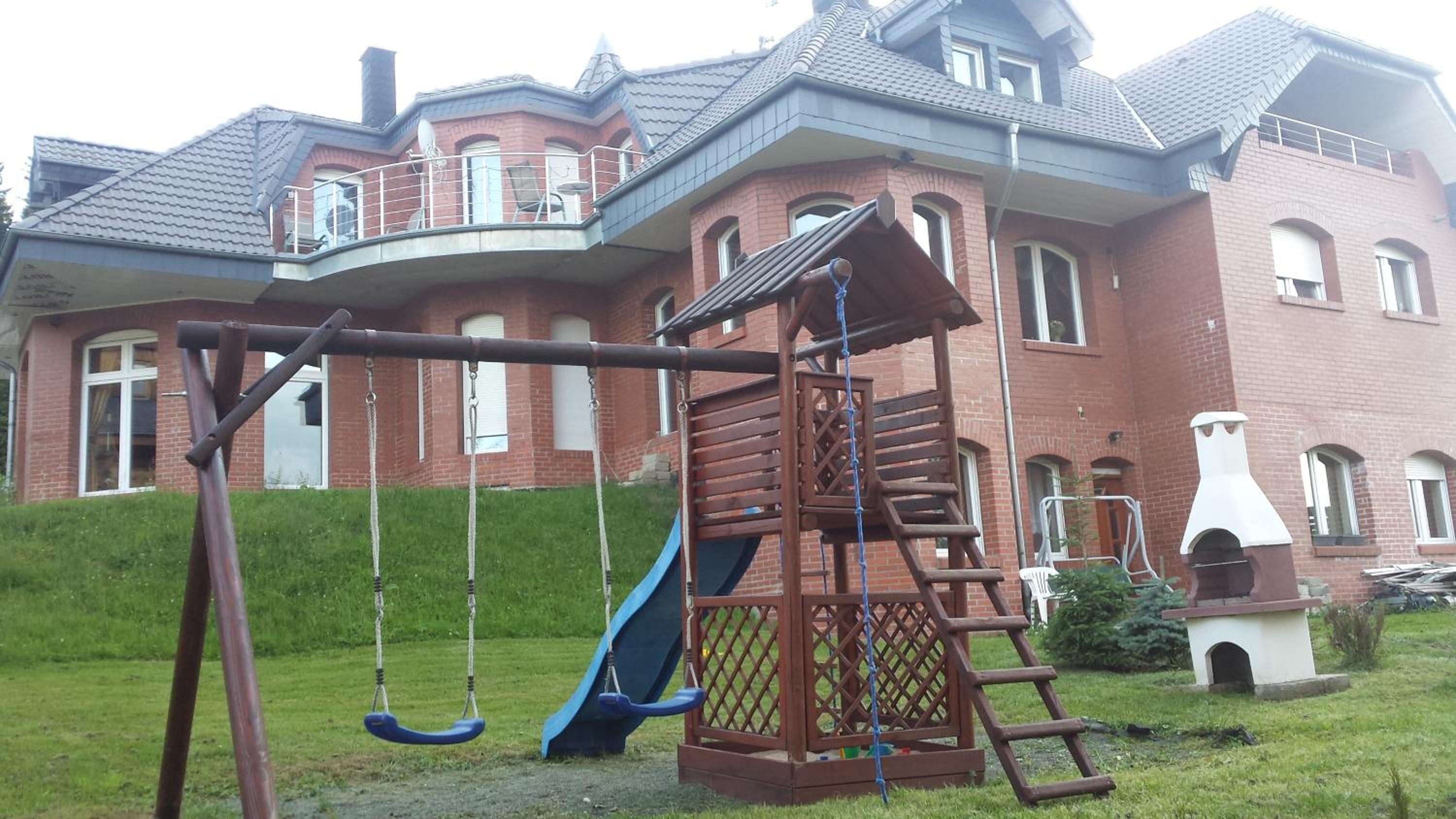 Photo 33