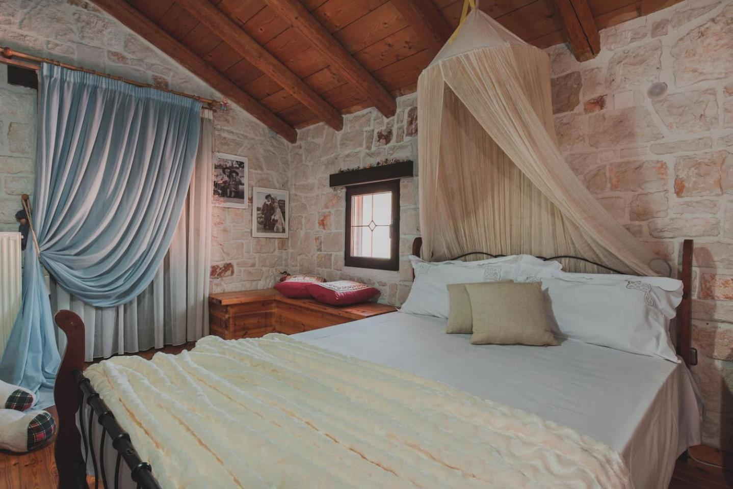 JPS stone villa photo 5