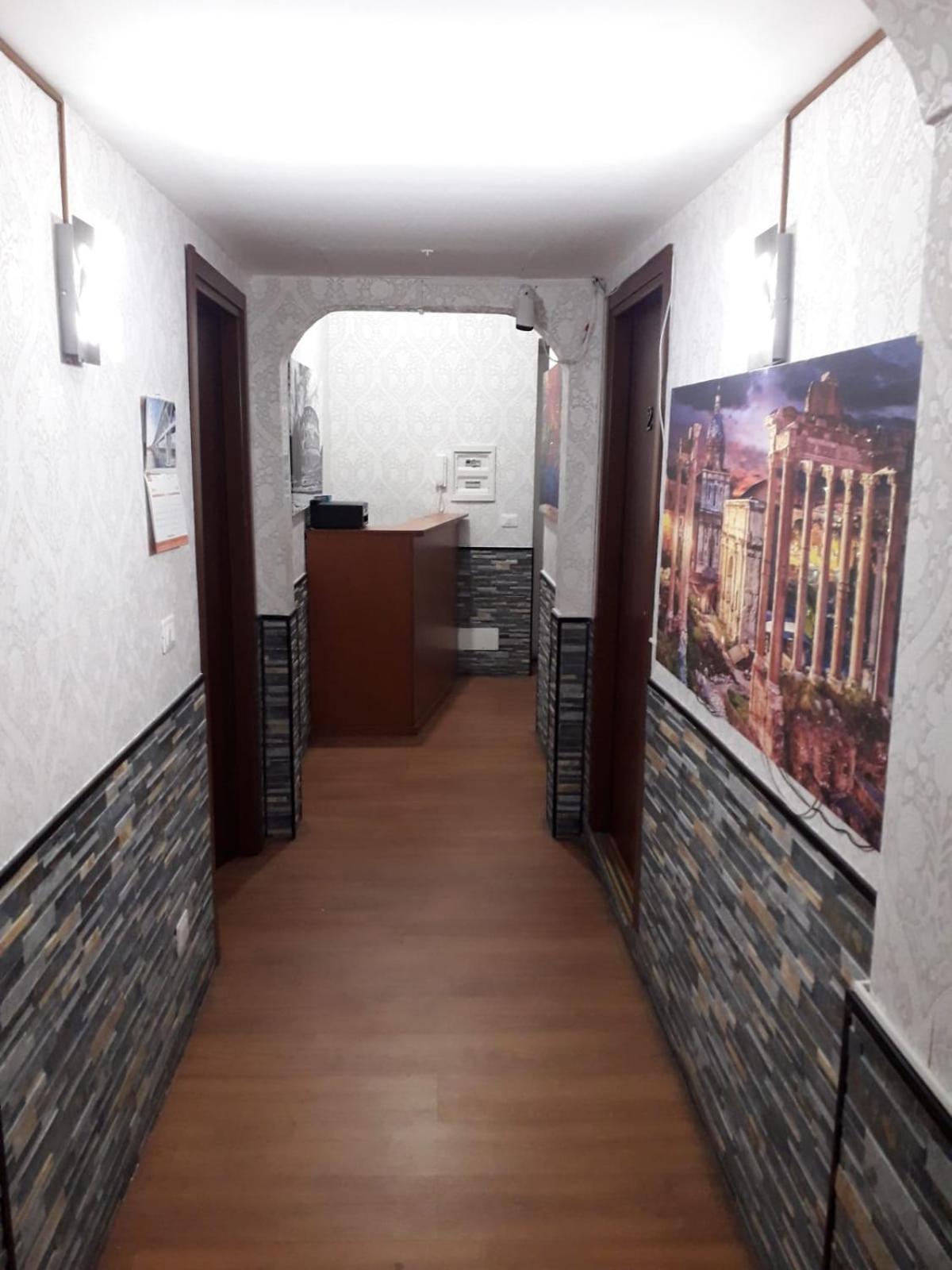 Botel Inn — Rome