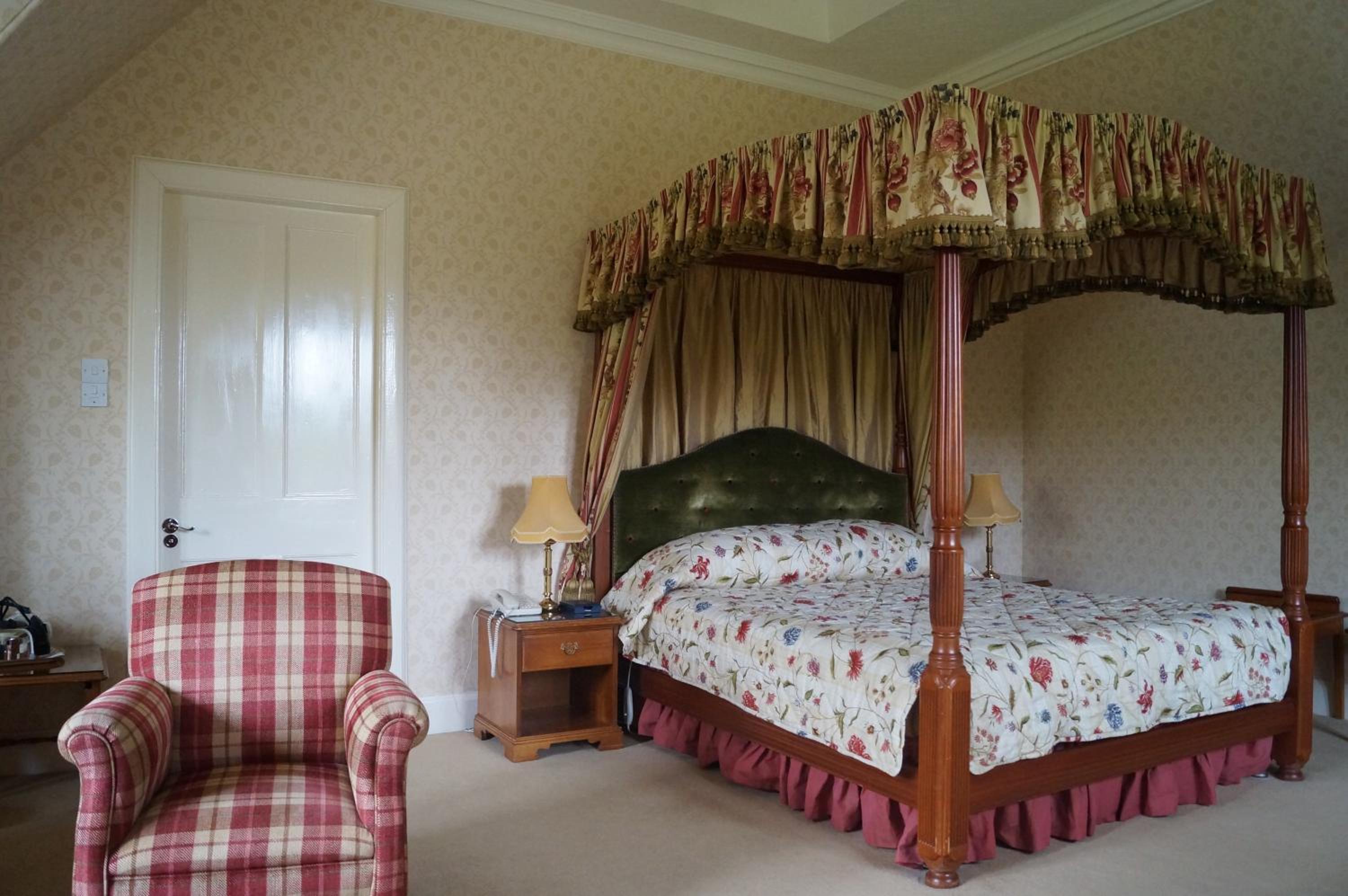 Glengarry Castle Hotel