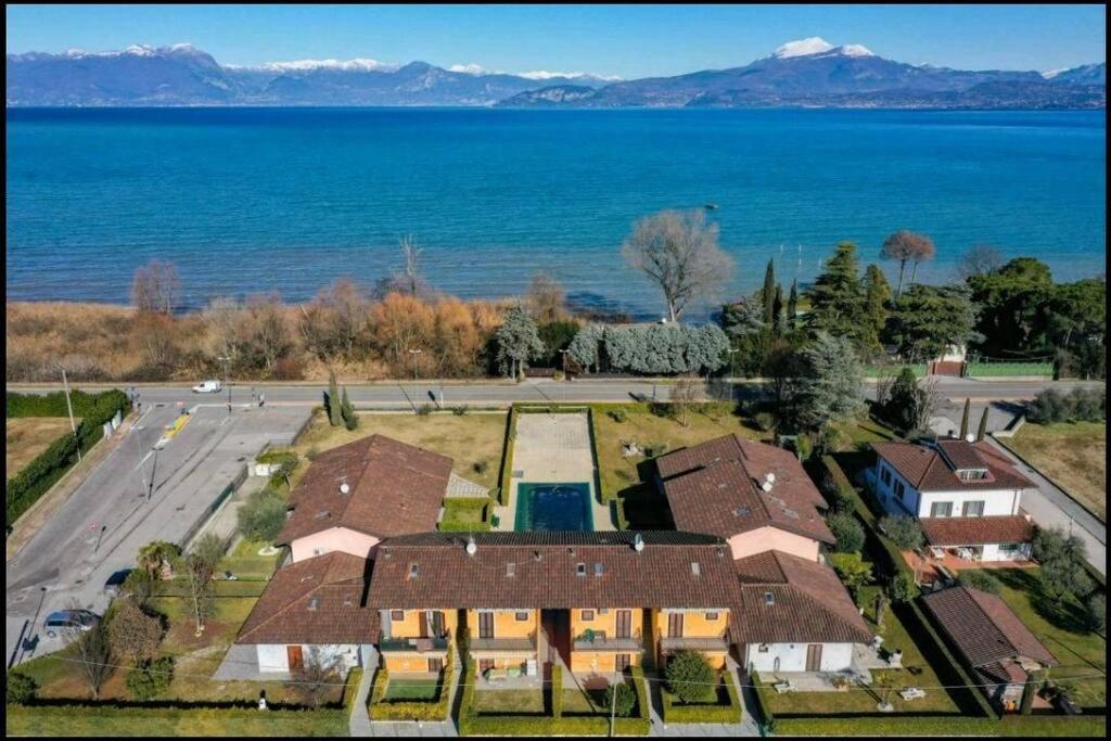 Casa Maganda vista lago tra Peschiera del Garda e Sirmione photo 1