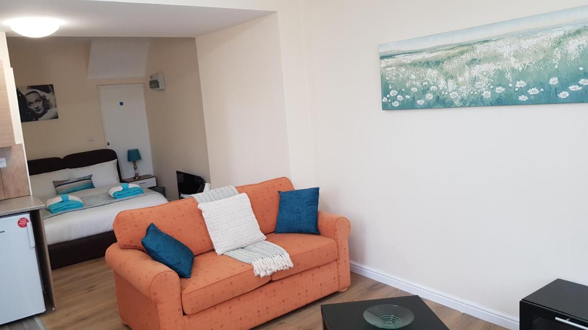 TUii Appart, Cleveleys Road Holbeck