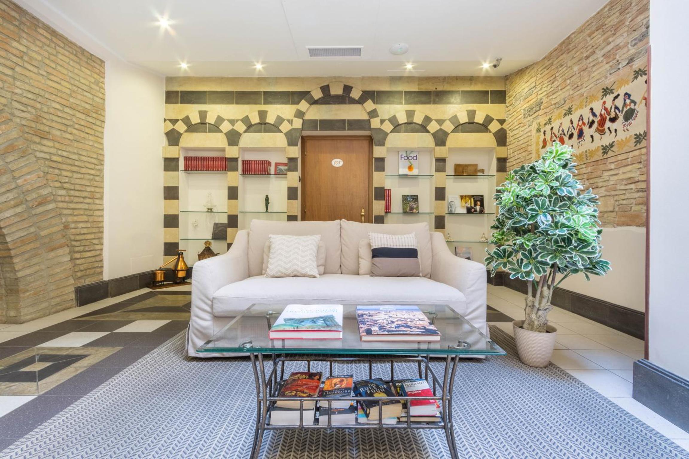 Hotel Arcobaleno Rooms - Image 1