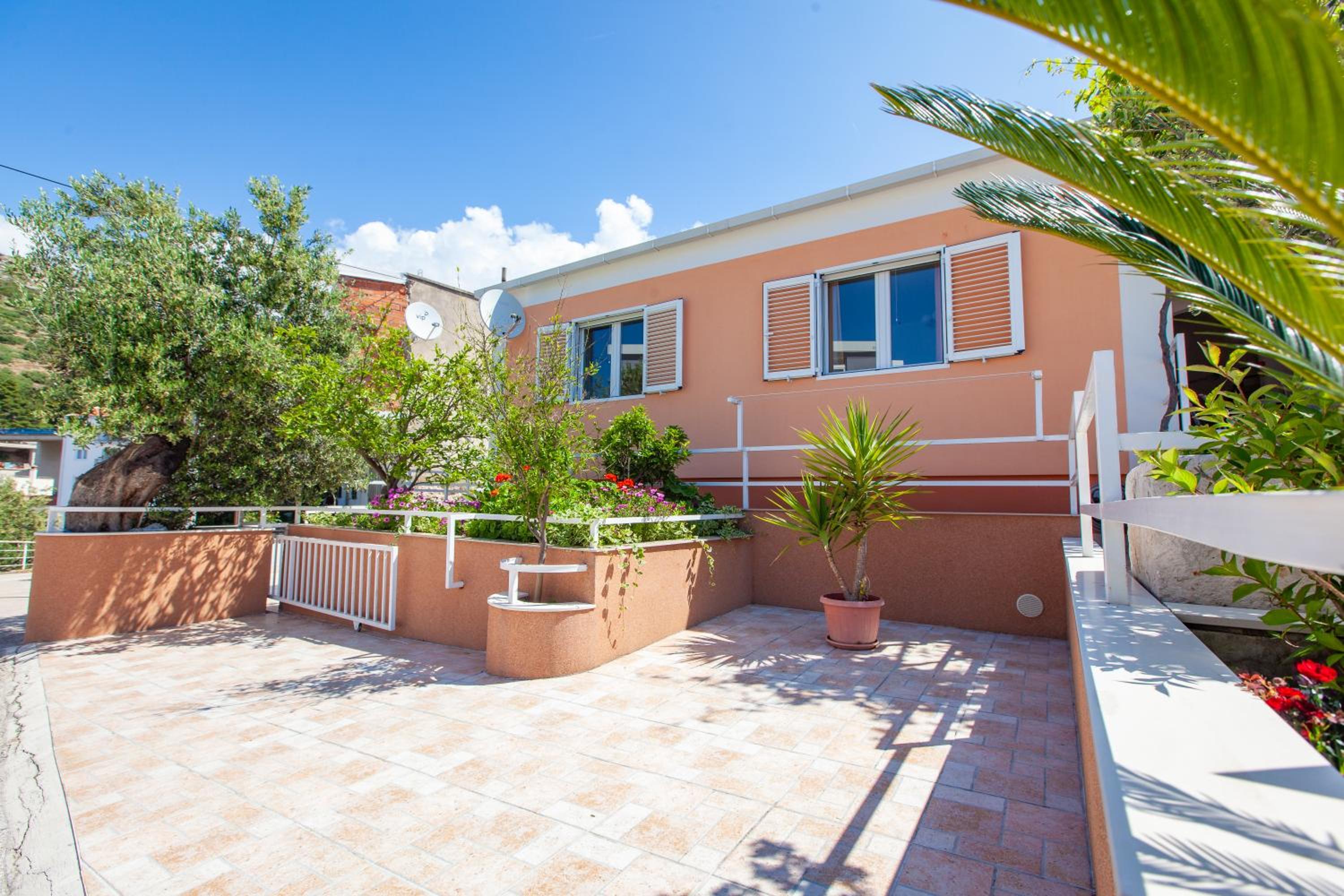 Villa Nedika view 3