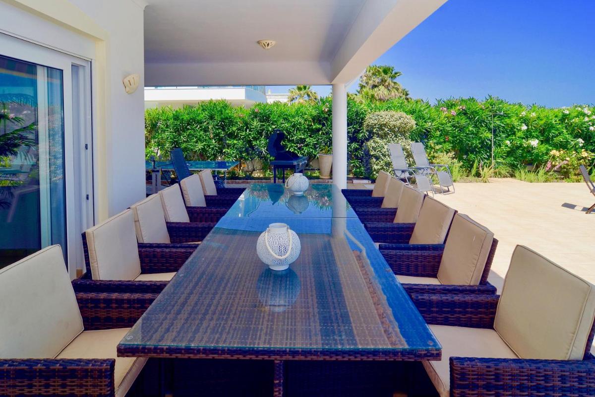 Villa Zinha view 3