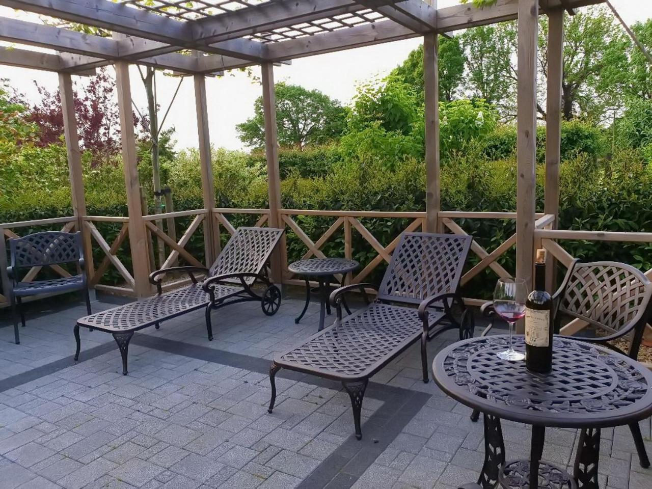 B&B Secret Garden Adults only