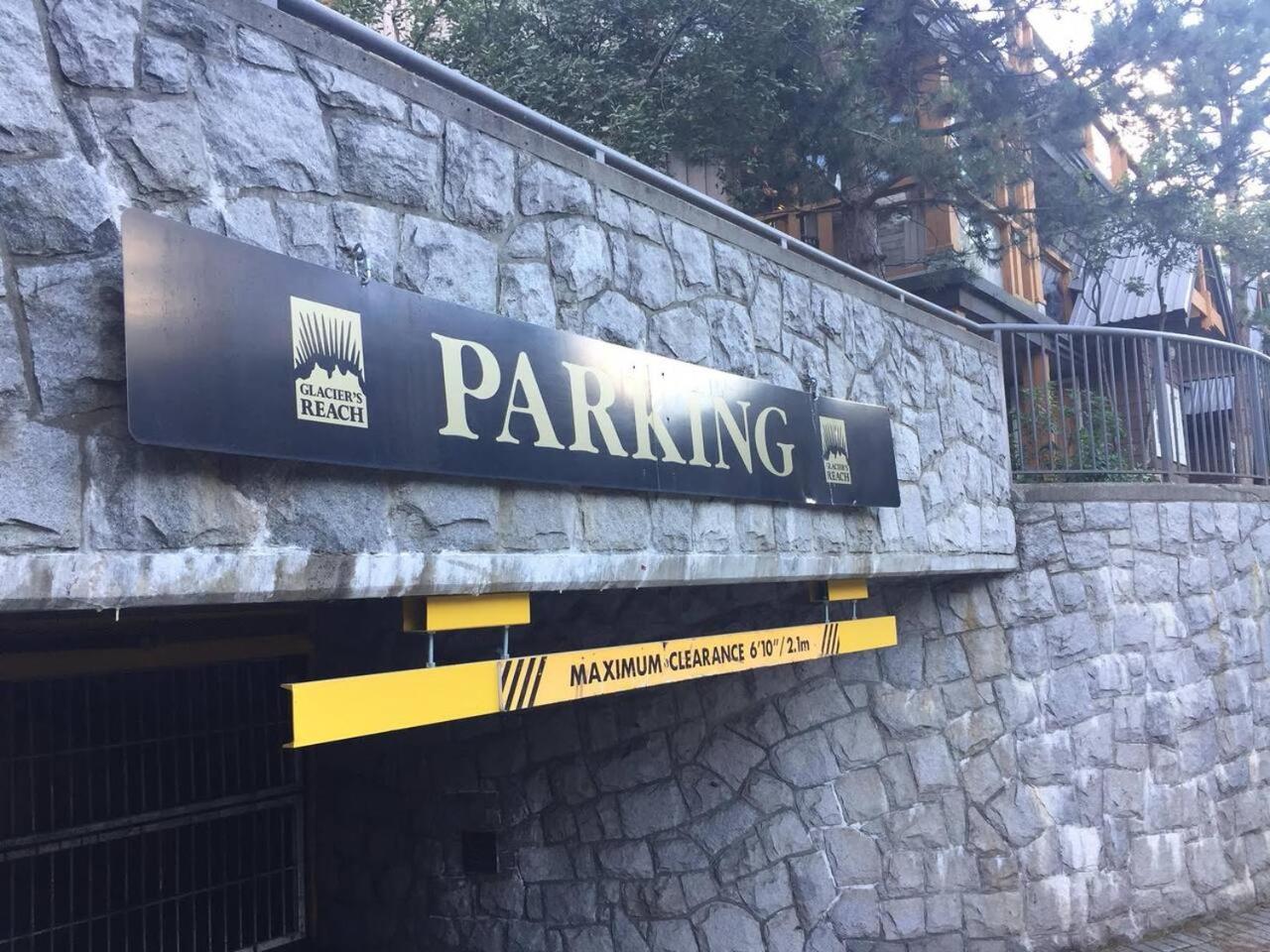 A Jewel in Whistler Village w/Private Hot Tub