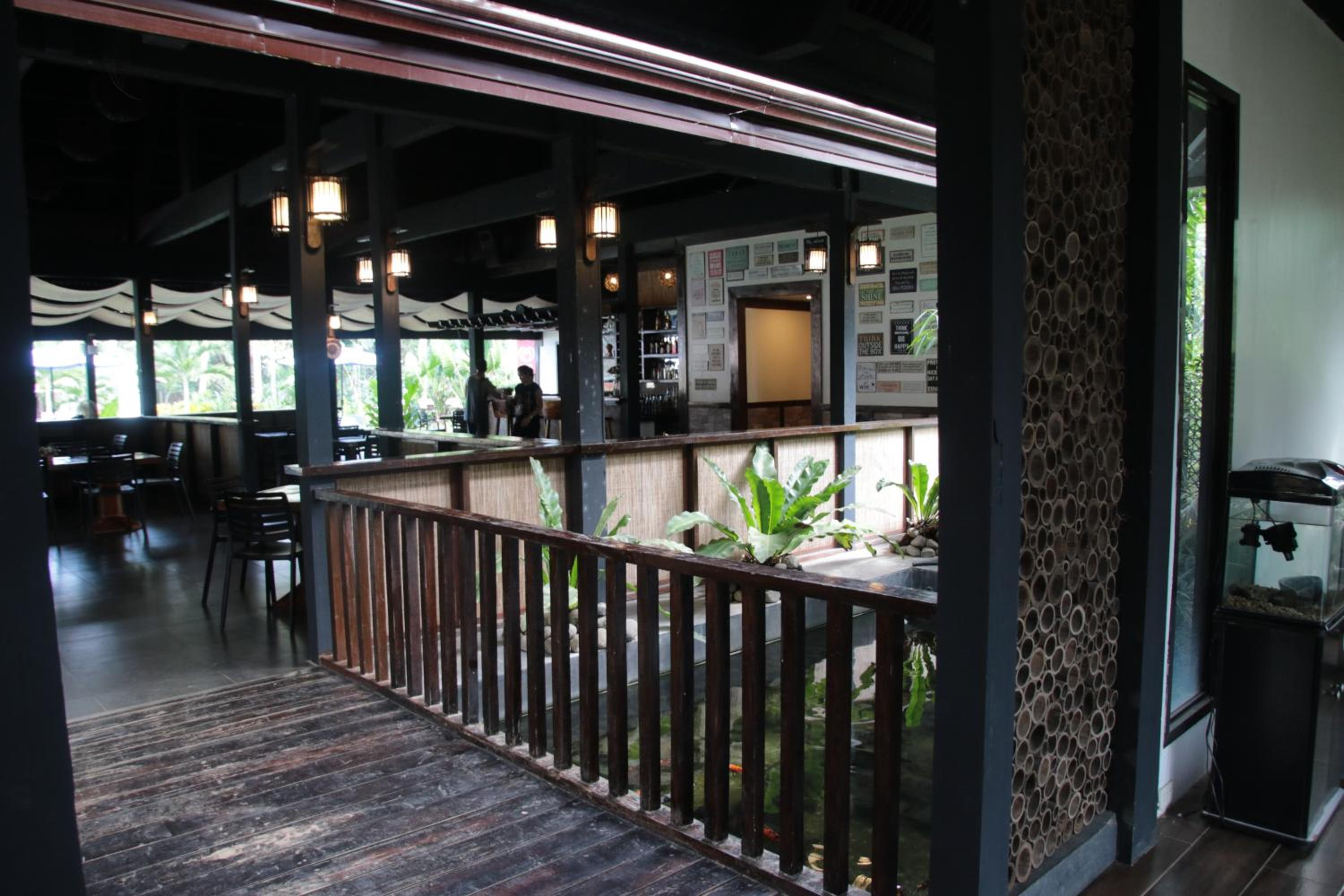 Food & Beverage