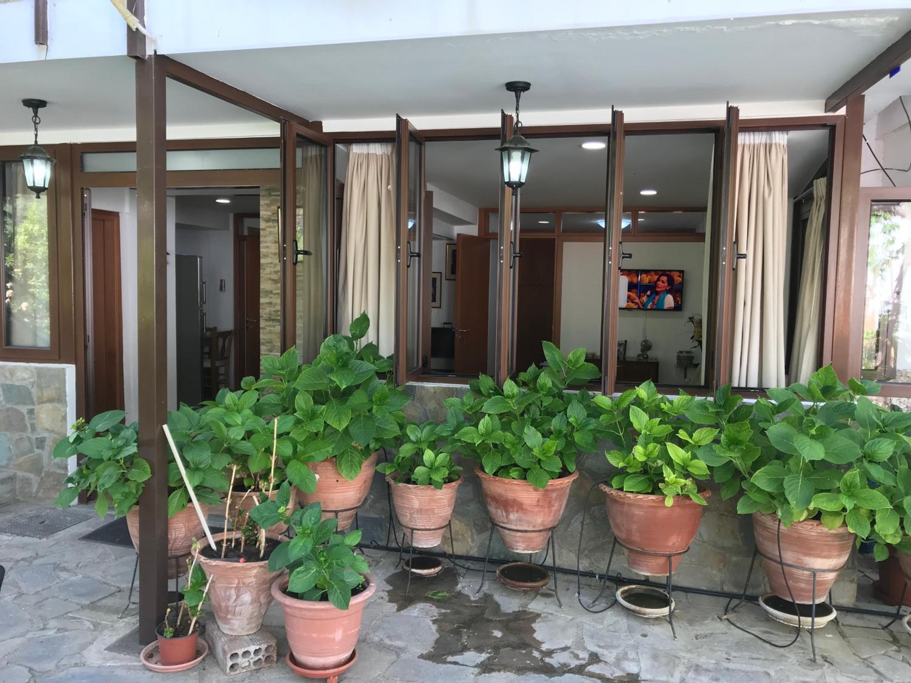 Giannoullas Luxury2Bedroom House in Kalopanagiotis view 3
