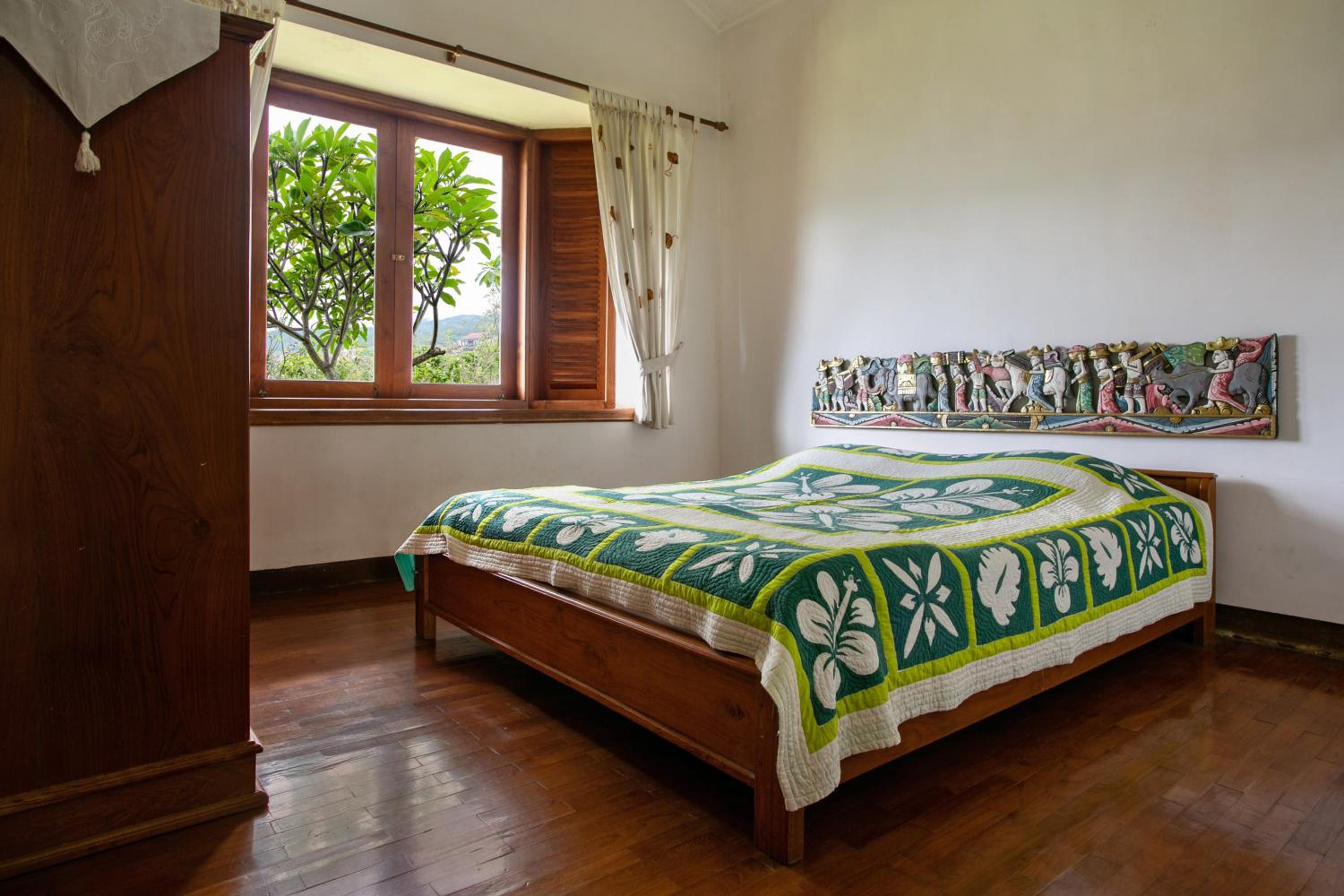 Shanty's House view 4