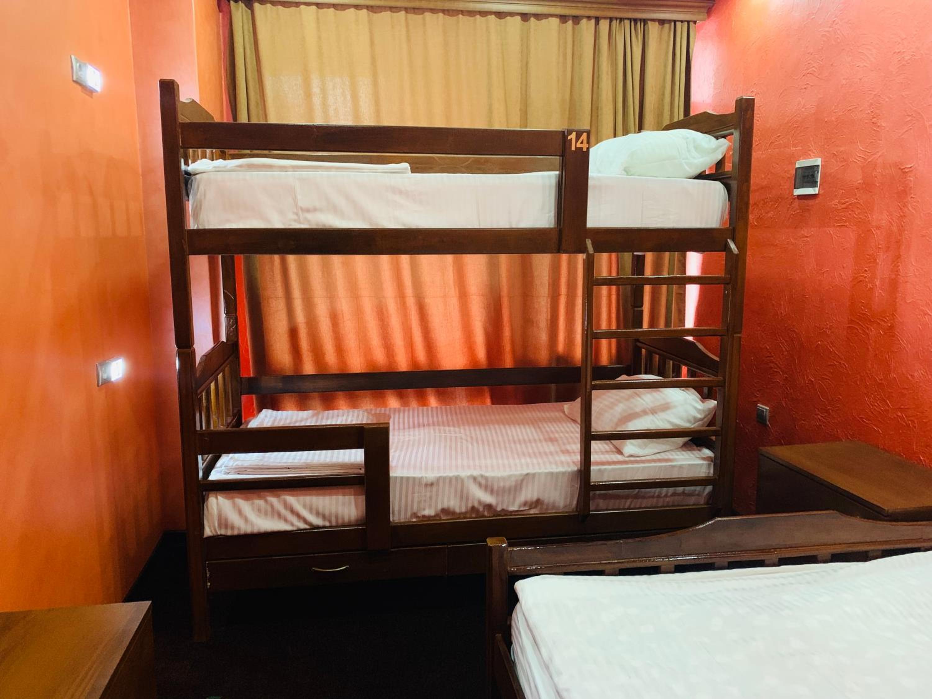 HOTEL N1