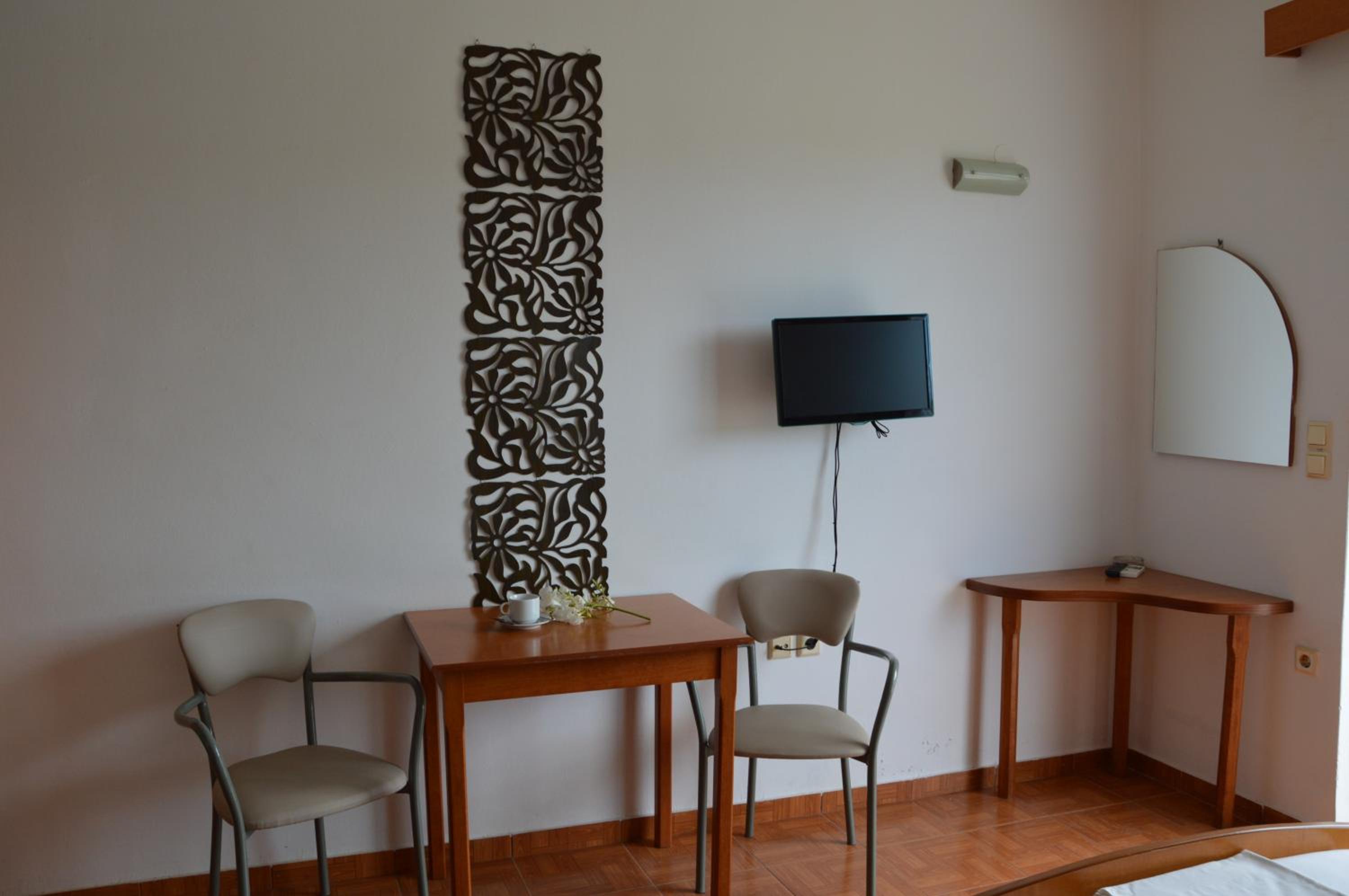 Kostas Studios