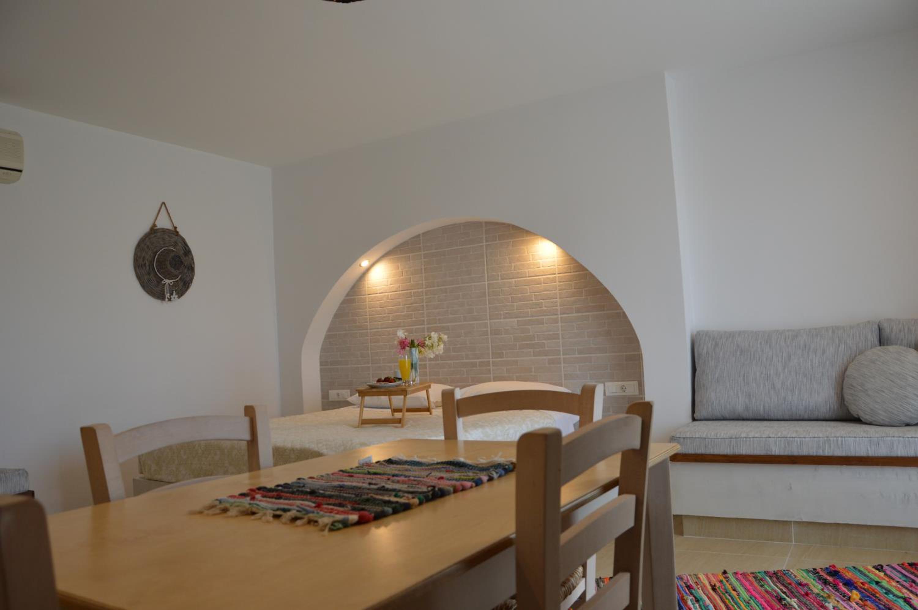 Kostas Studios