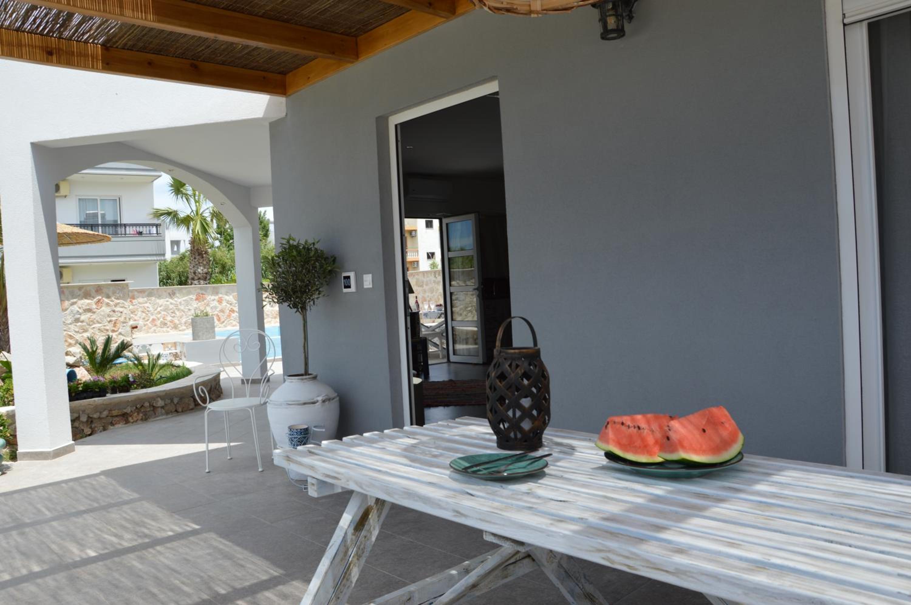 Kostas Studios