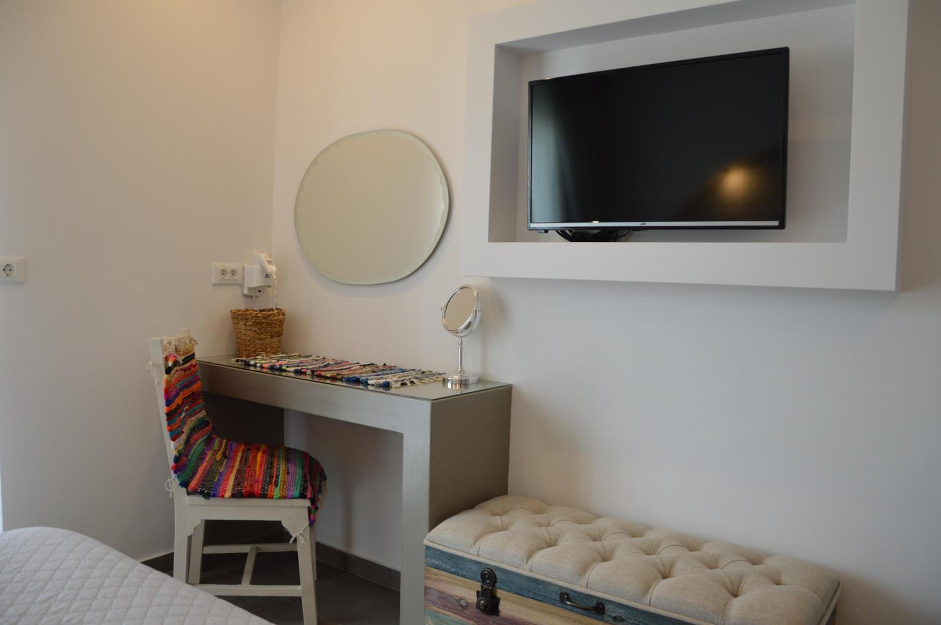 Kostas Studios