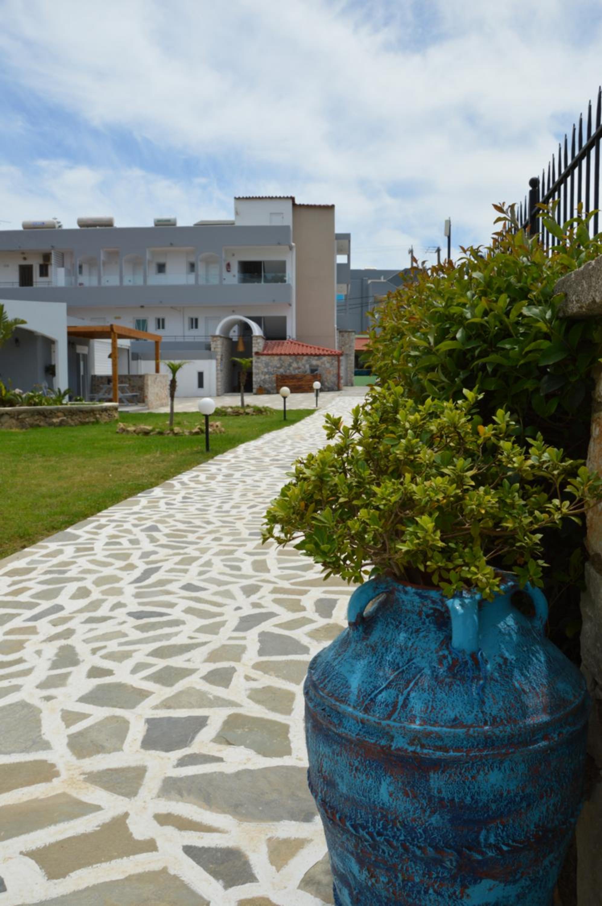 Kostas Studios