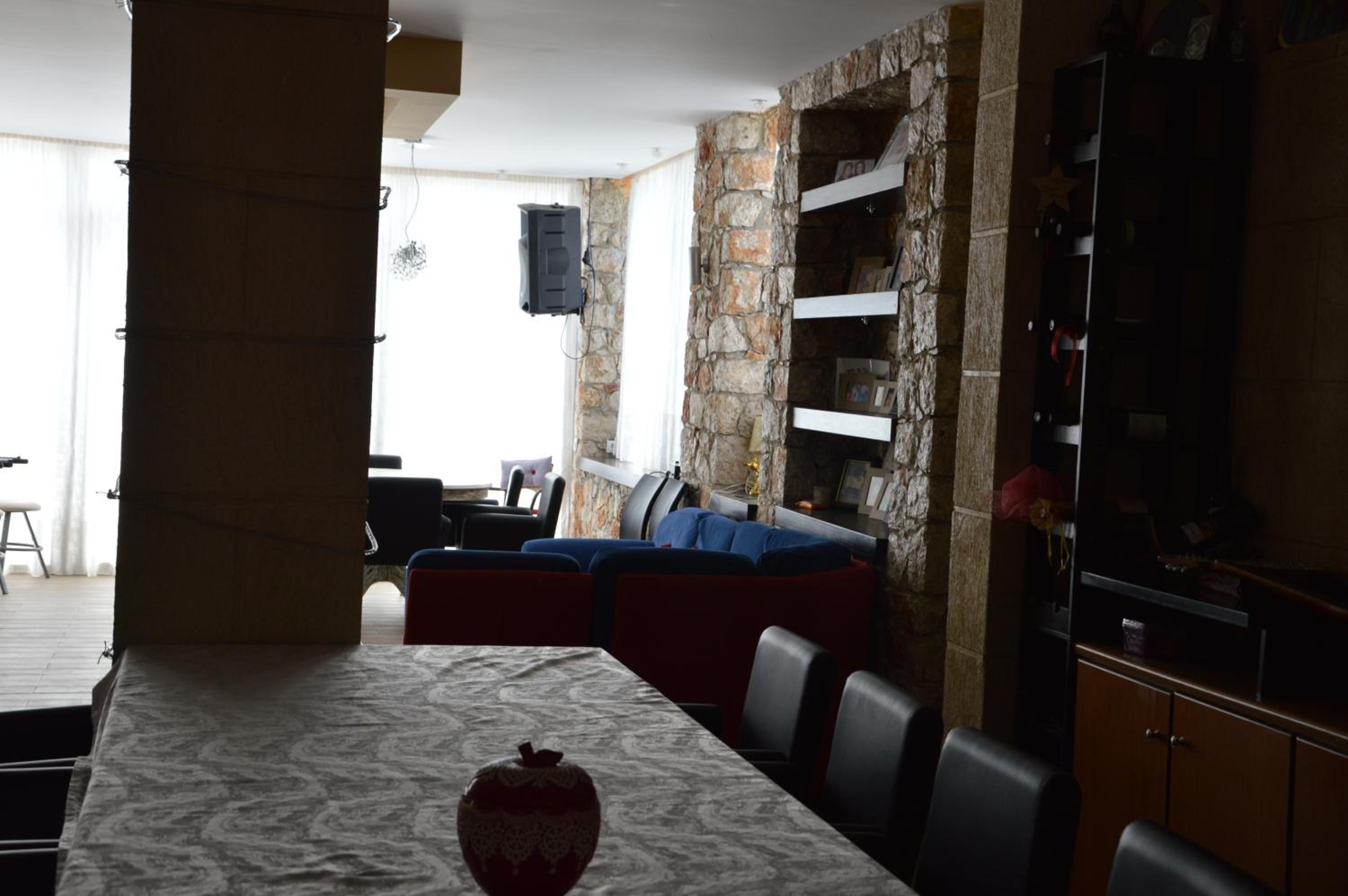 Kostas Studios