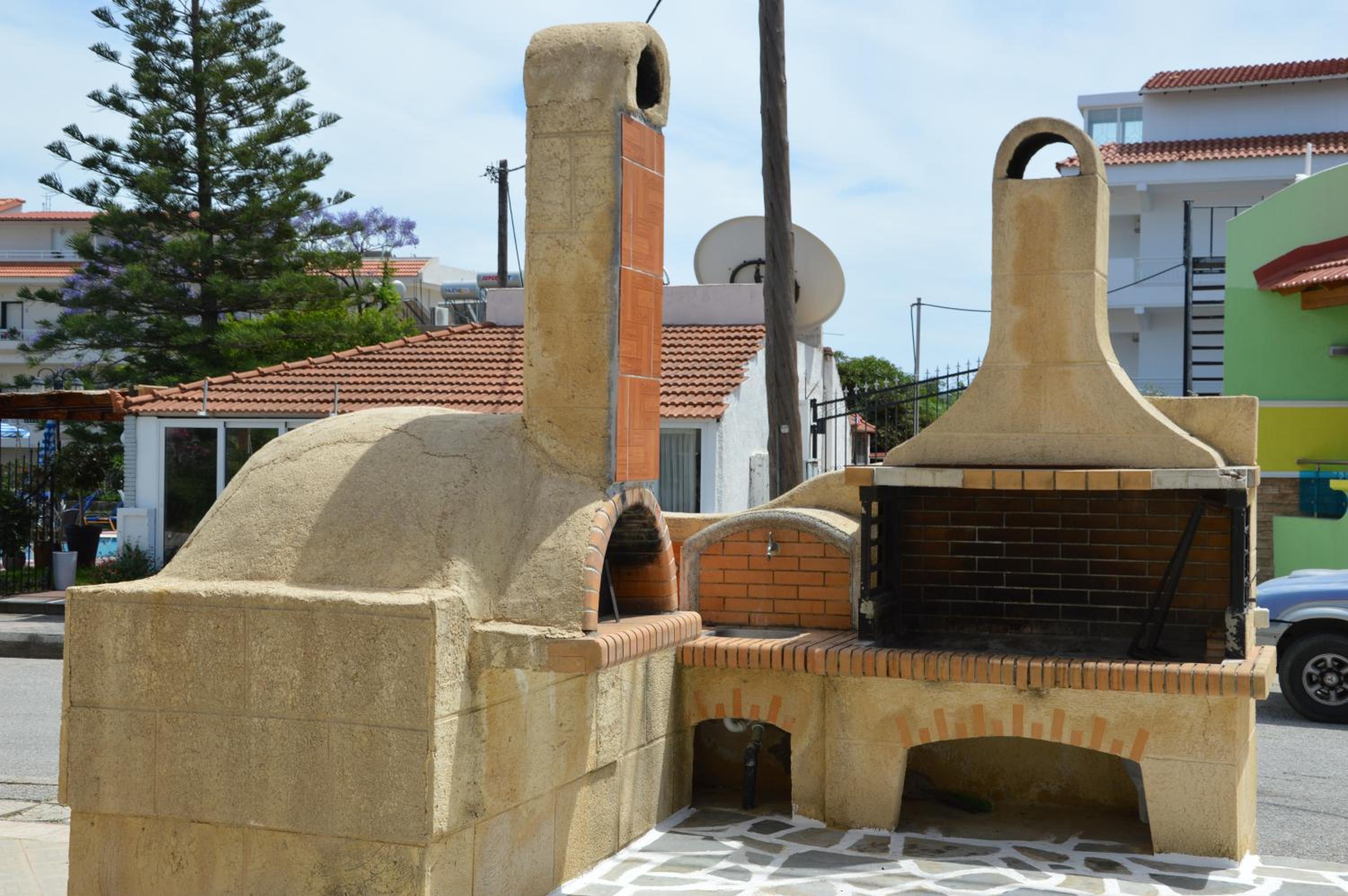 Kostas Studios
