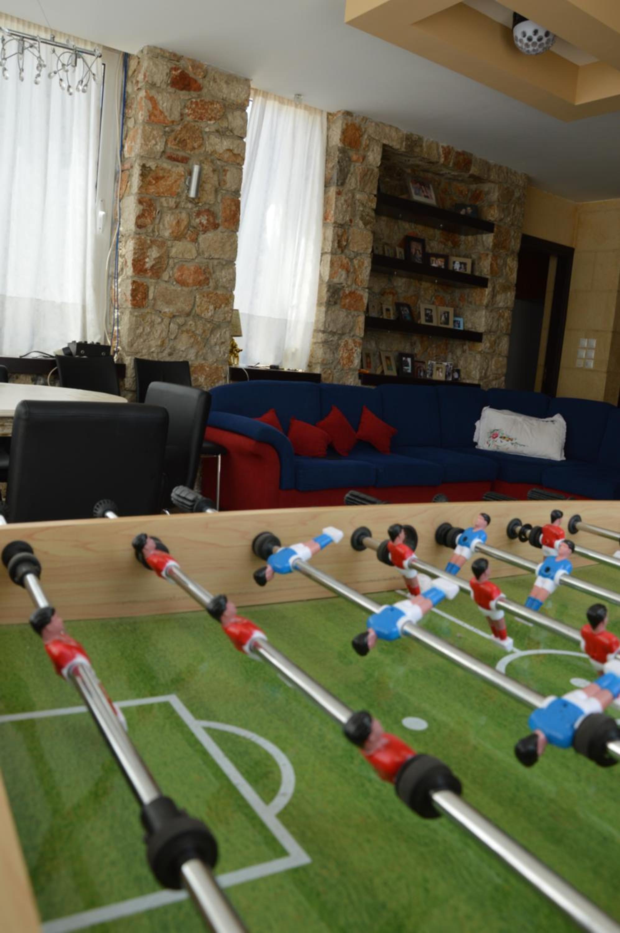 Kostas Studios