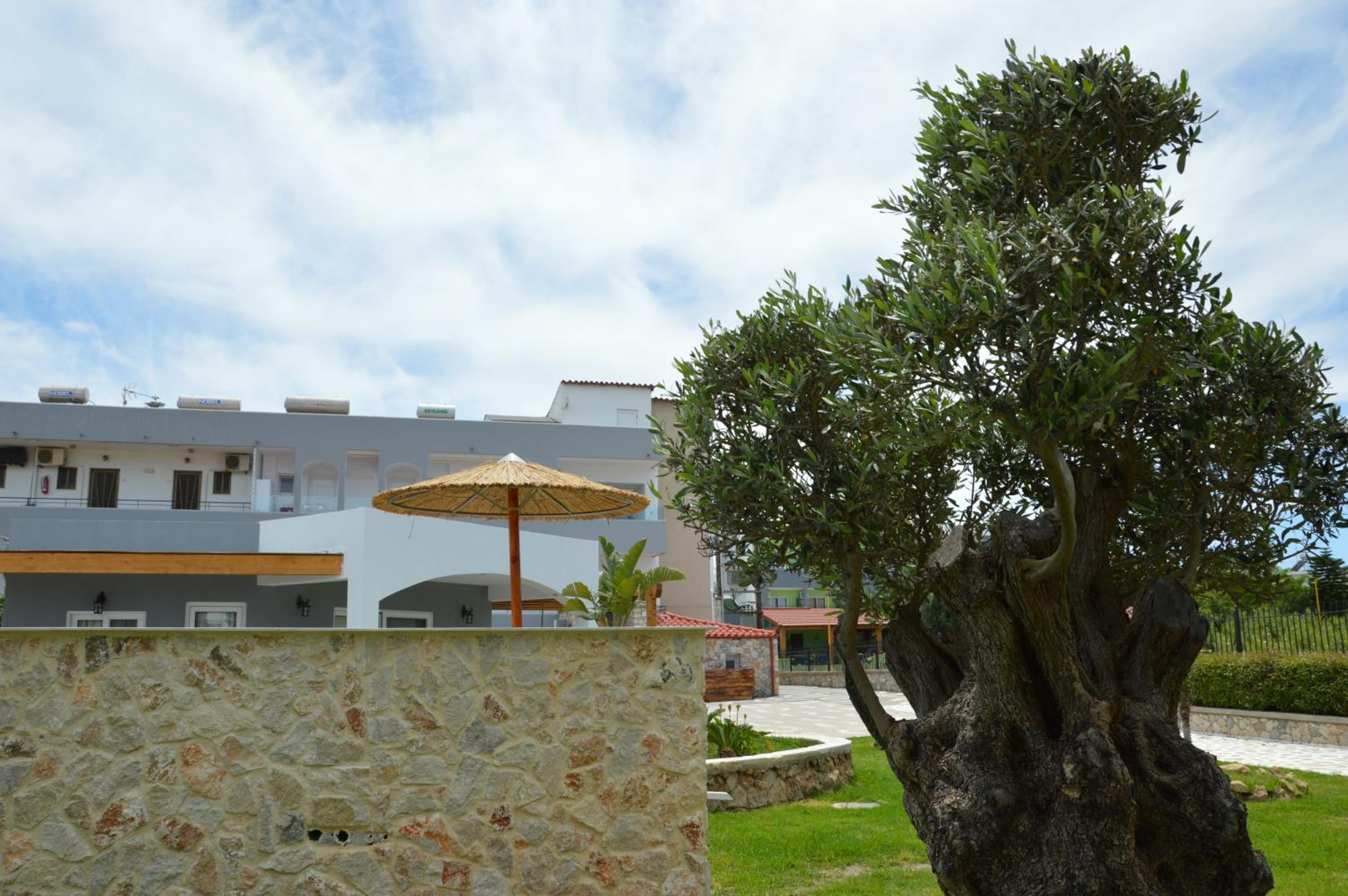 Kostas Studios