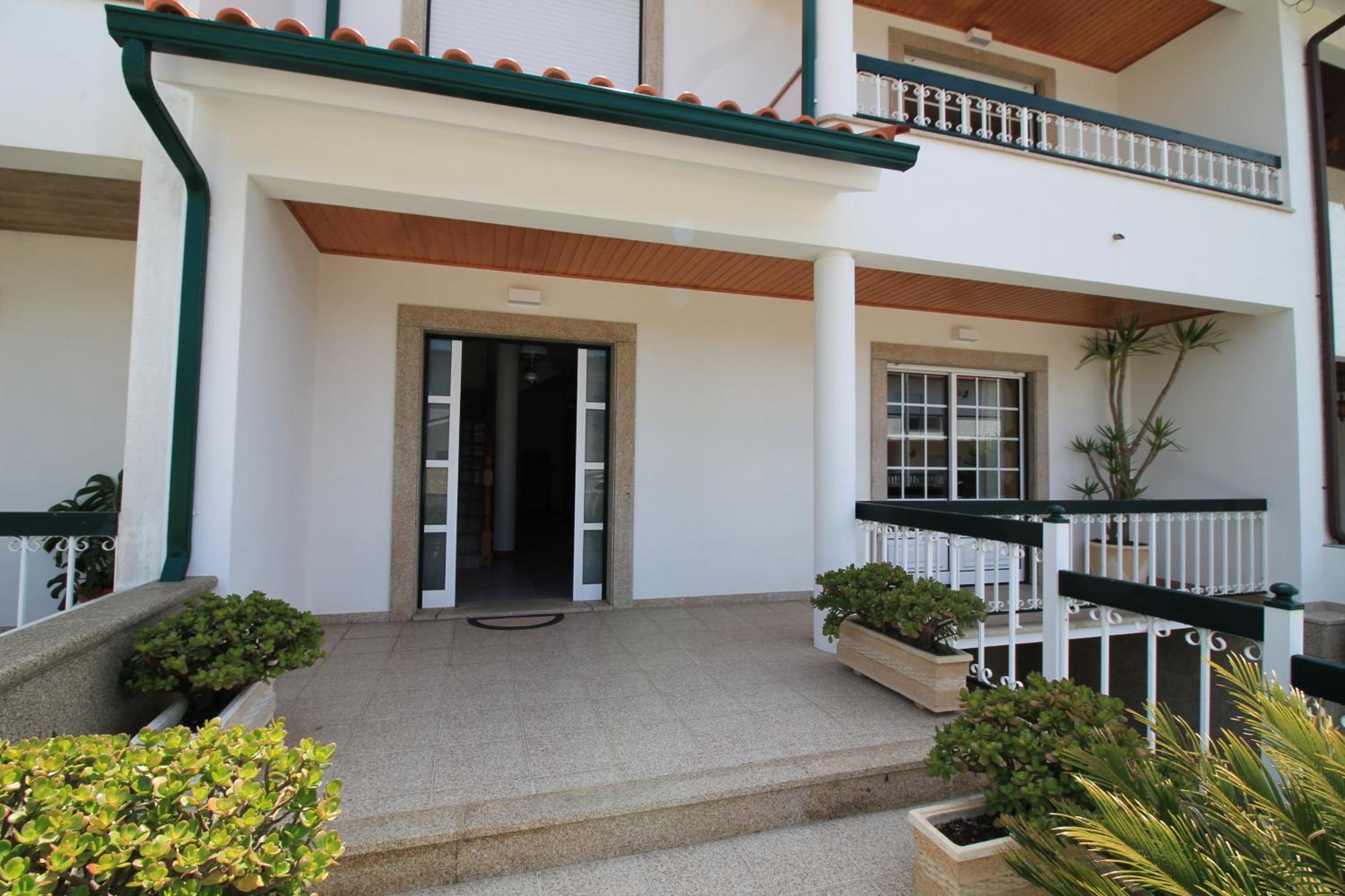 Family Beach House in Amorosa, Northern Portugal view 2