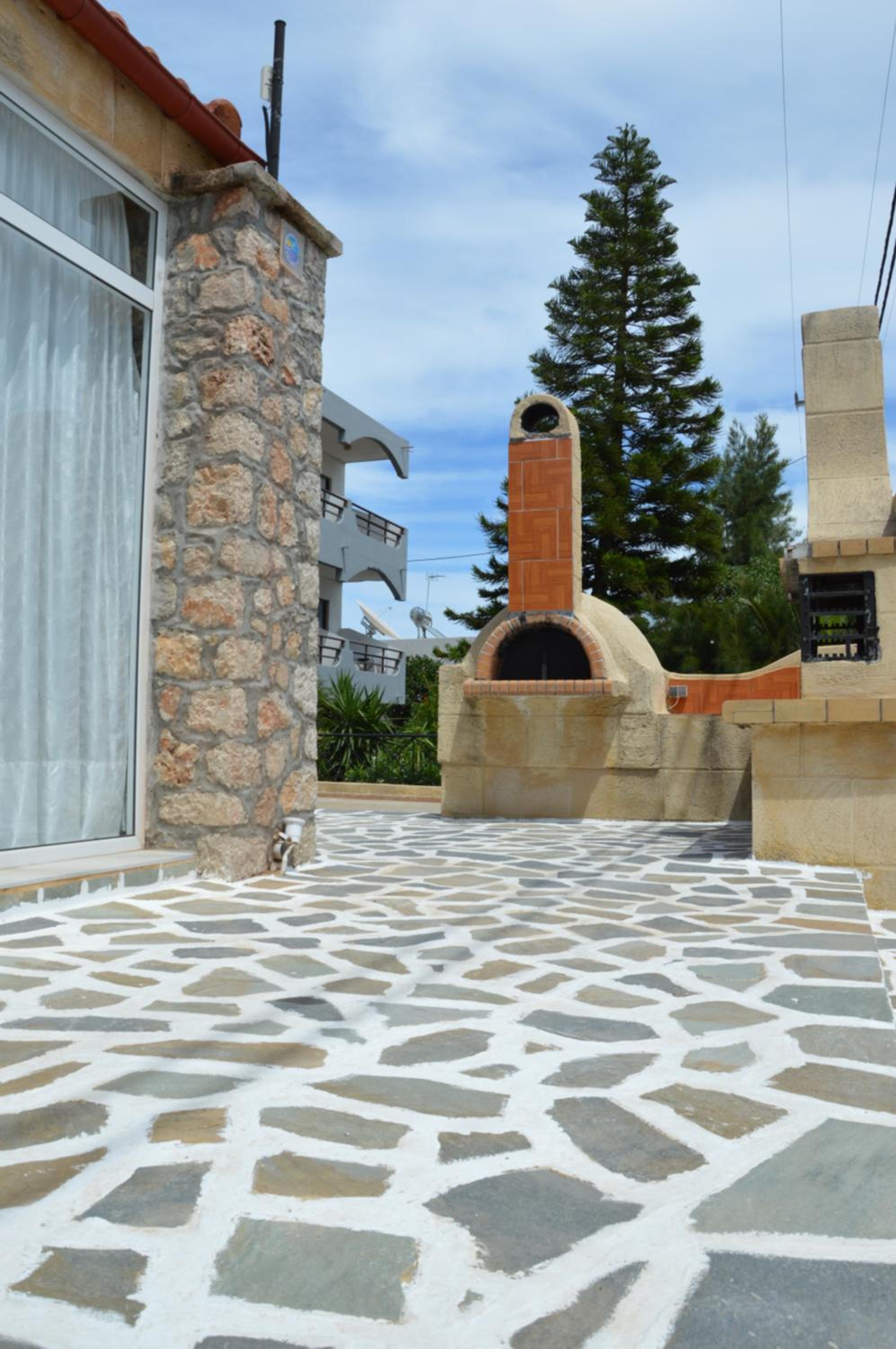 Kostas Studios