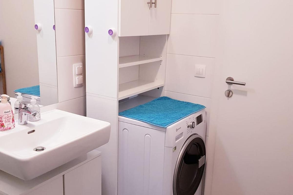 Trendy Danube Apartment - Close to UN