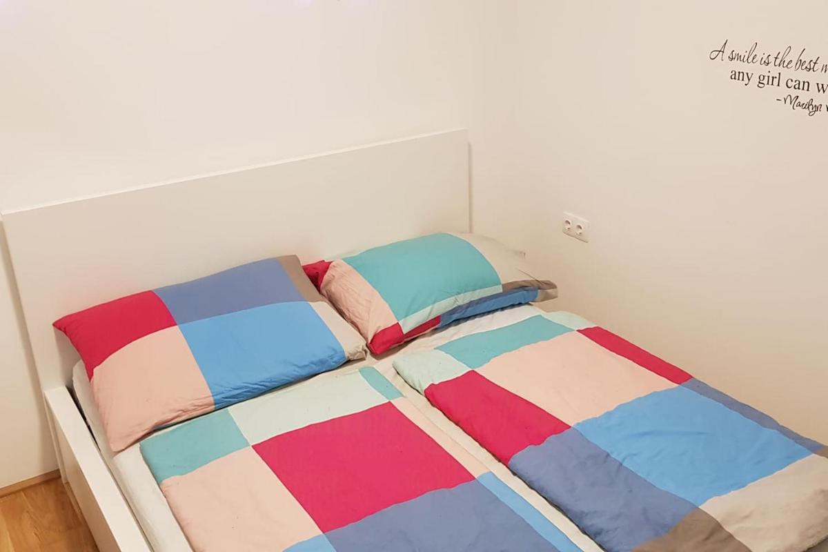 Trendy Danube Apartment - Close to UN