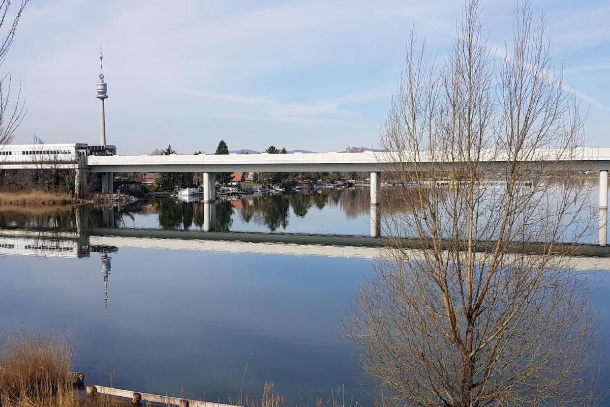 Trendy Danube Apartment - Close to UN