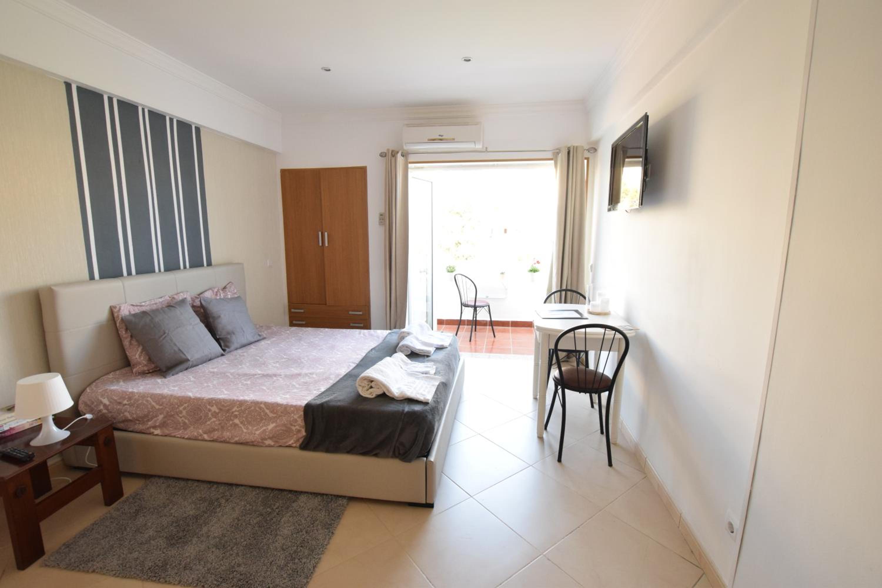 Peneco II en Albufeira — hotel room