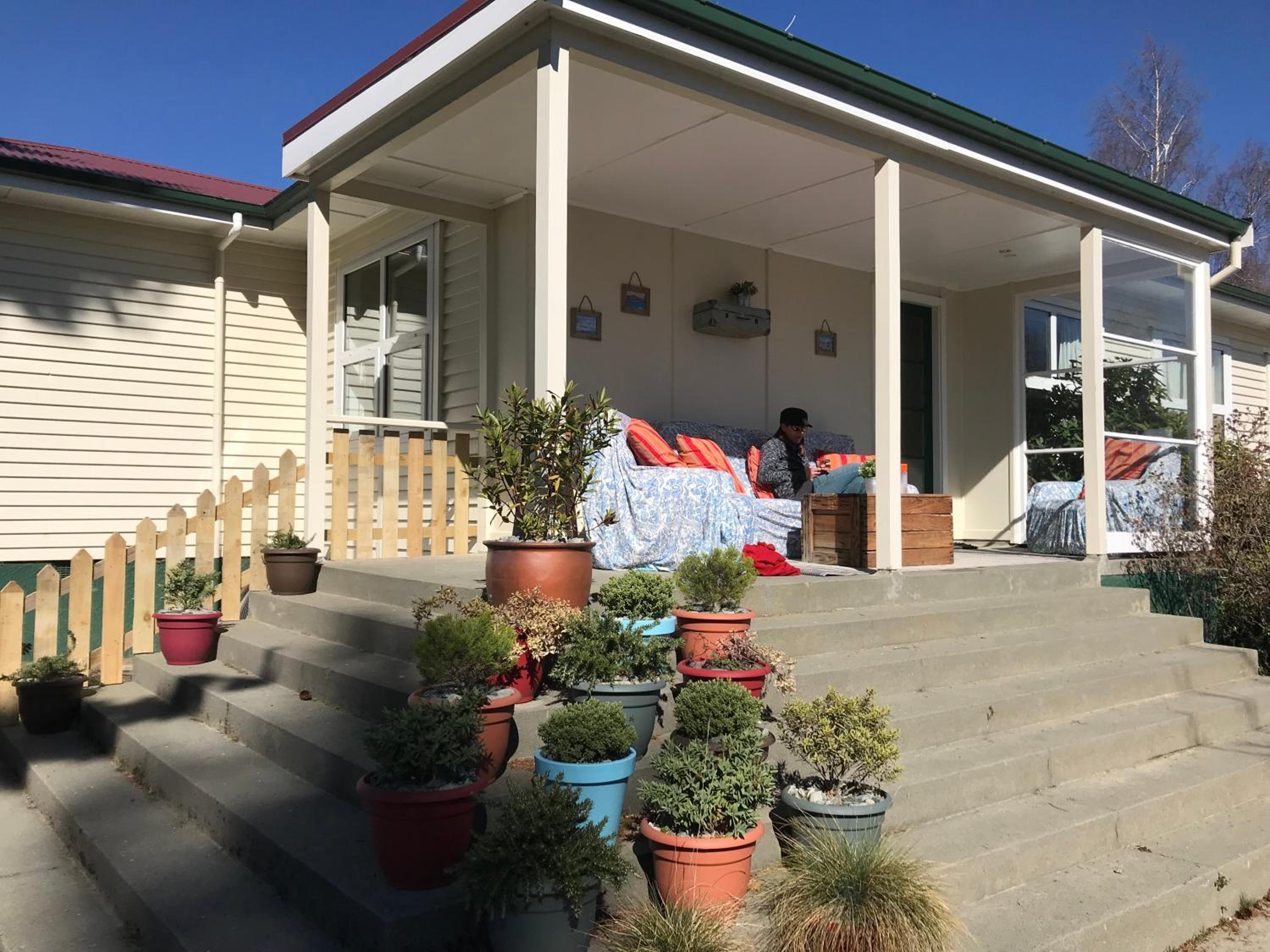 Hotel Tailor Made Tekapo Accommodation - Guesthouse & Hostel - Image 1