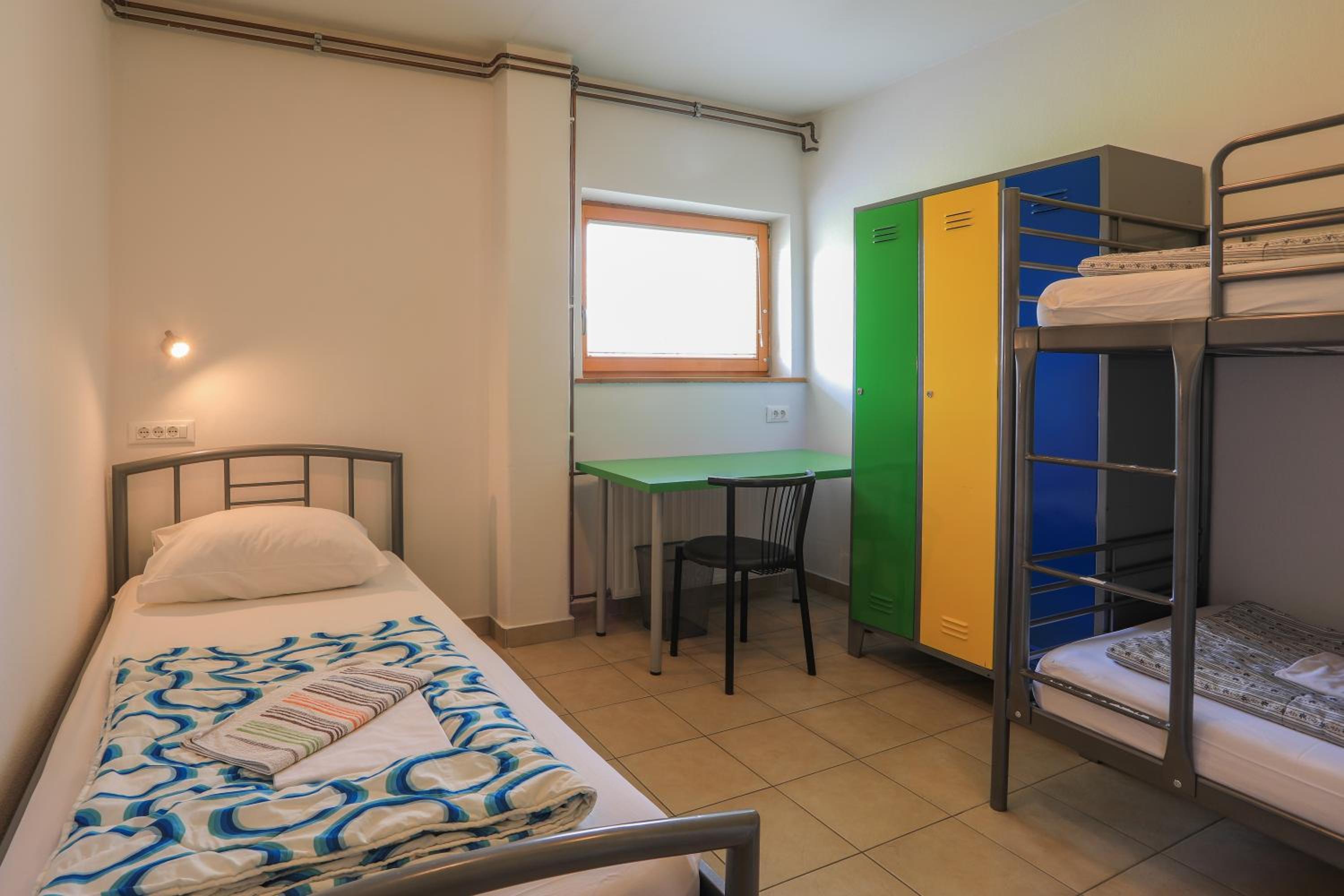 ROOMS JANI