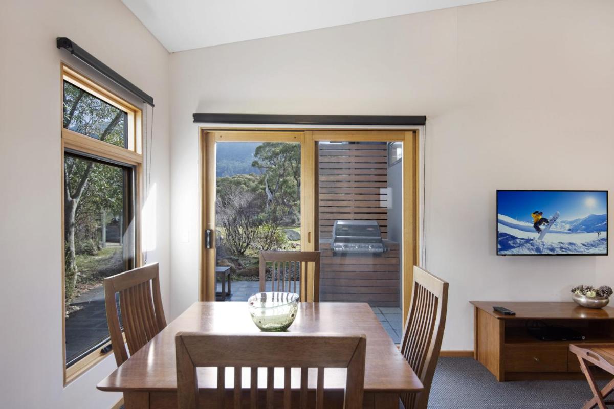 Four Mile HutLarge Studio Apartment in Crackenback