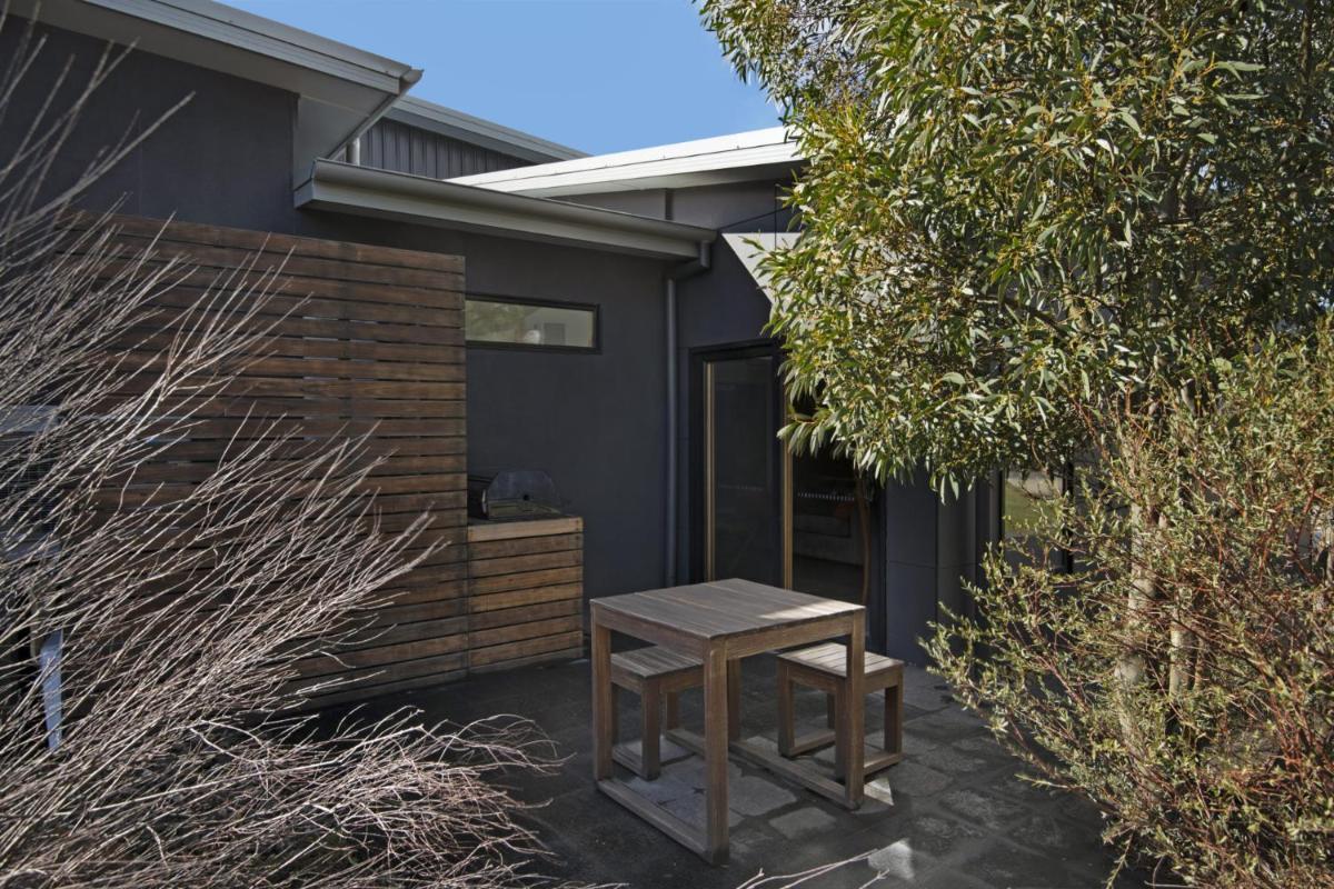 Four Mile HutLarge Studio Apartment in Crackenback