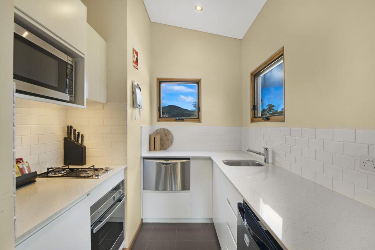 Four Mile HutLarge Studio Apartment in Crackenback