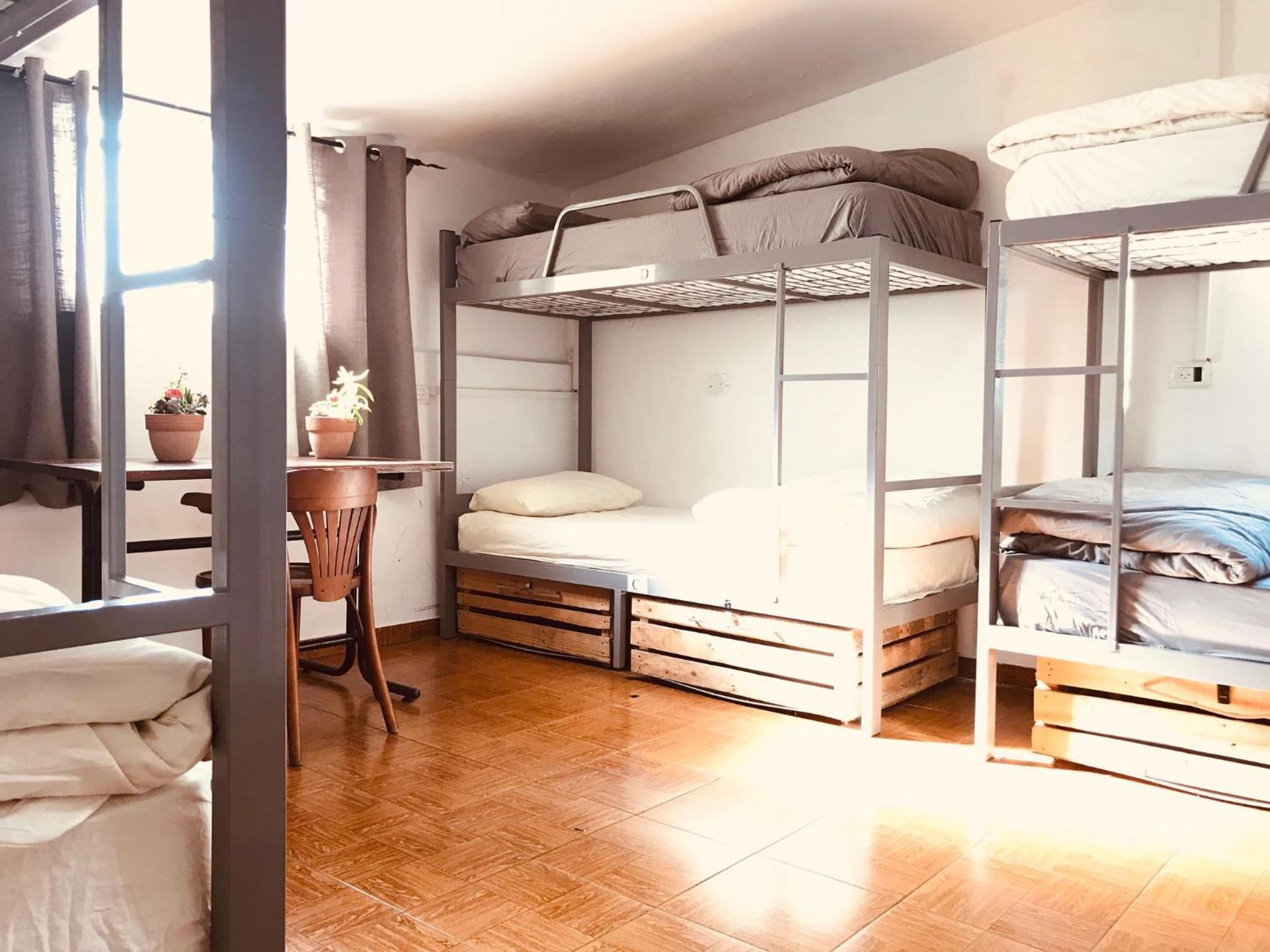 Al Yakhour Hostel