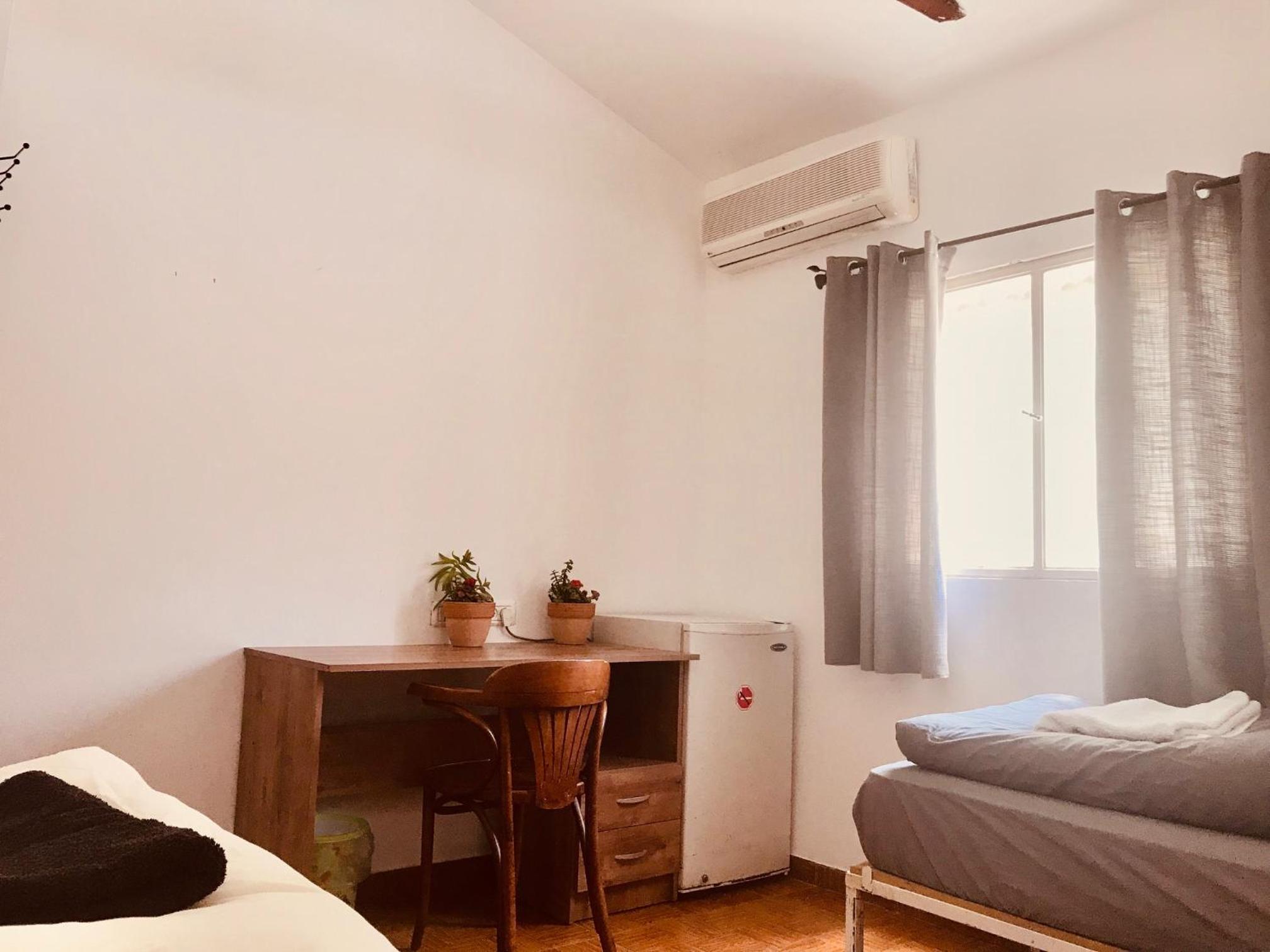 Al Yakhour Hostel