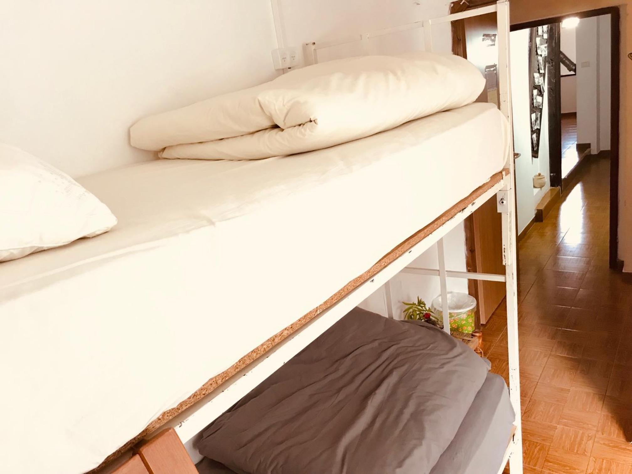 Al Yakhour Hostel