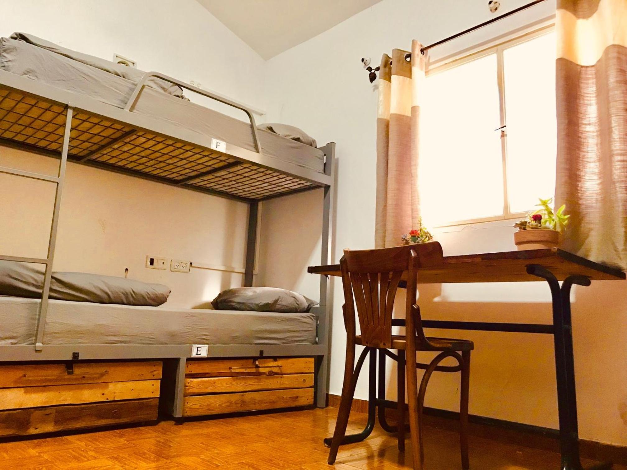 Al Yakhour Hostel