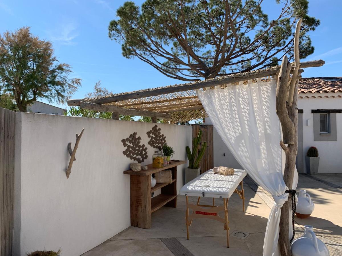outdoor BBQ area