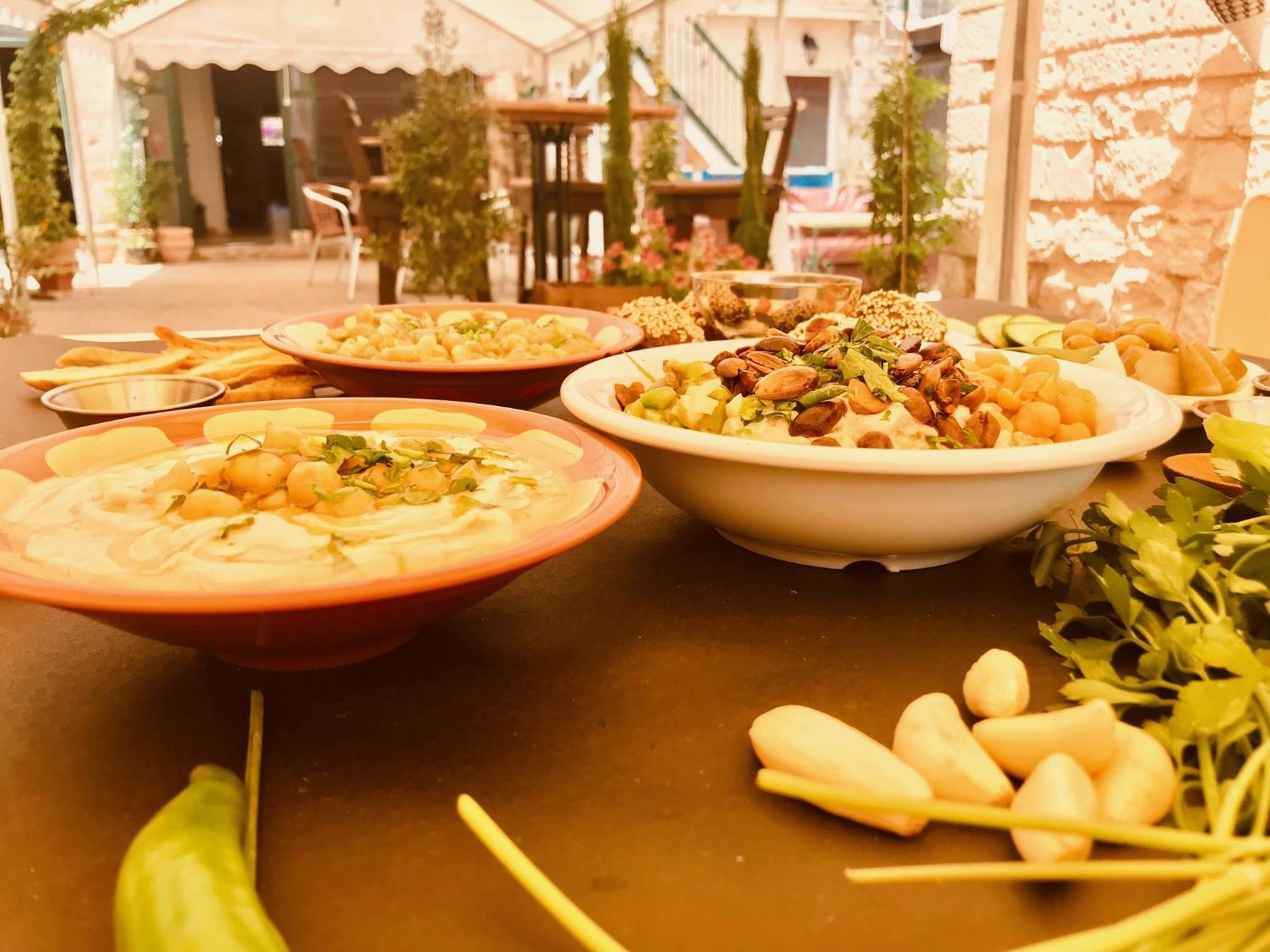 Al Yakhour Hostel