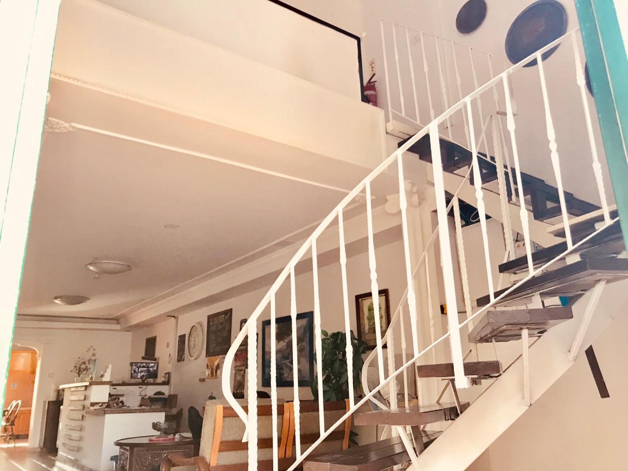 Al Yakhour Hostel